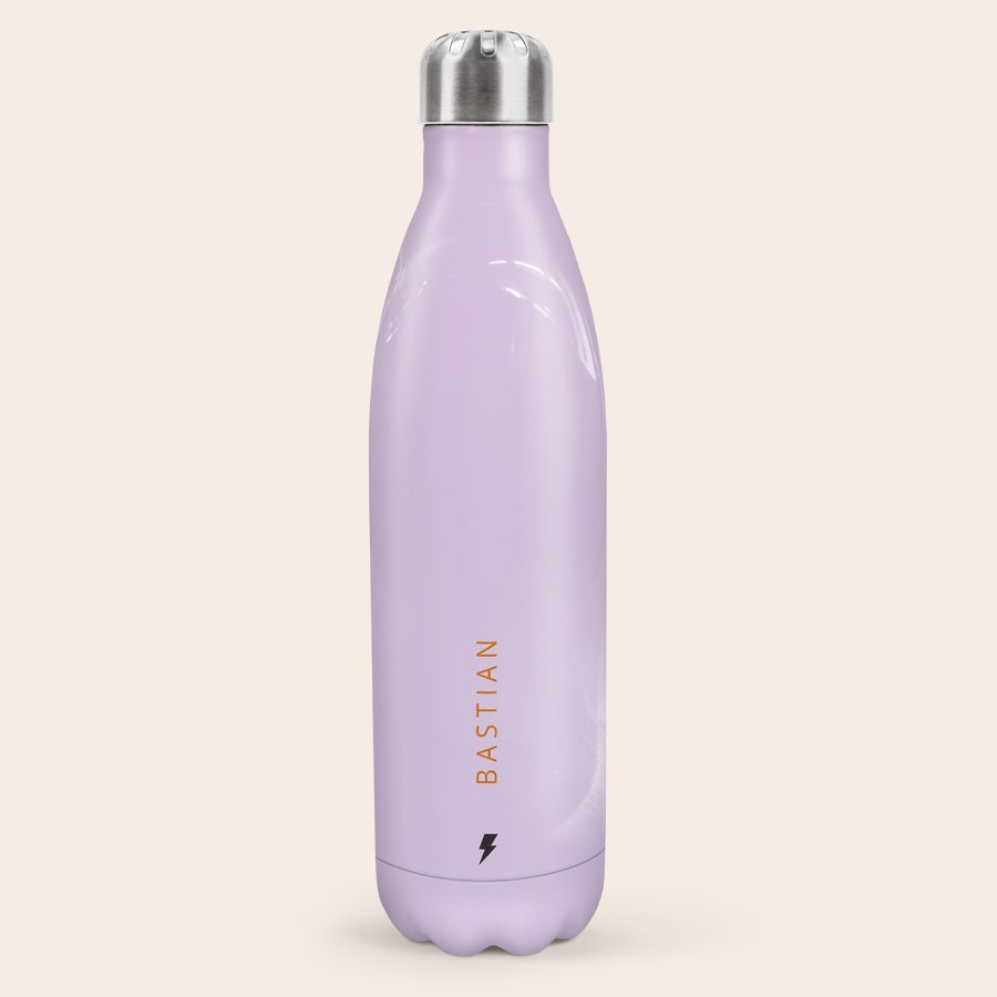 Trinkflasche Edelstahl Personalisiert Individuell bedruckte lila Thermosflasche mit dem Namen BASTIAN und einem Blitz Symbol als personalisiertes Geschenk.
