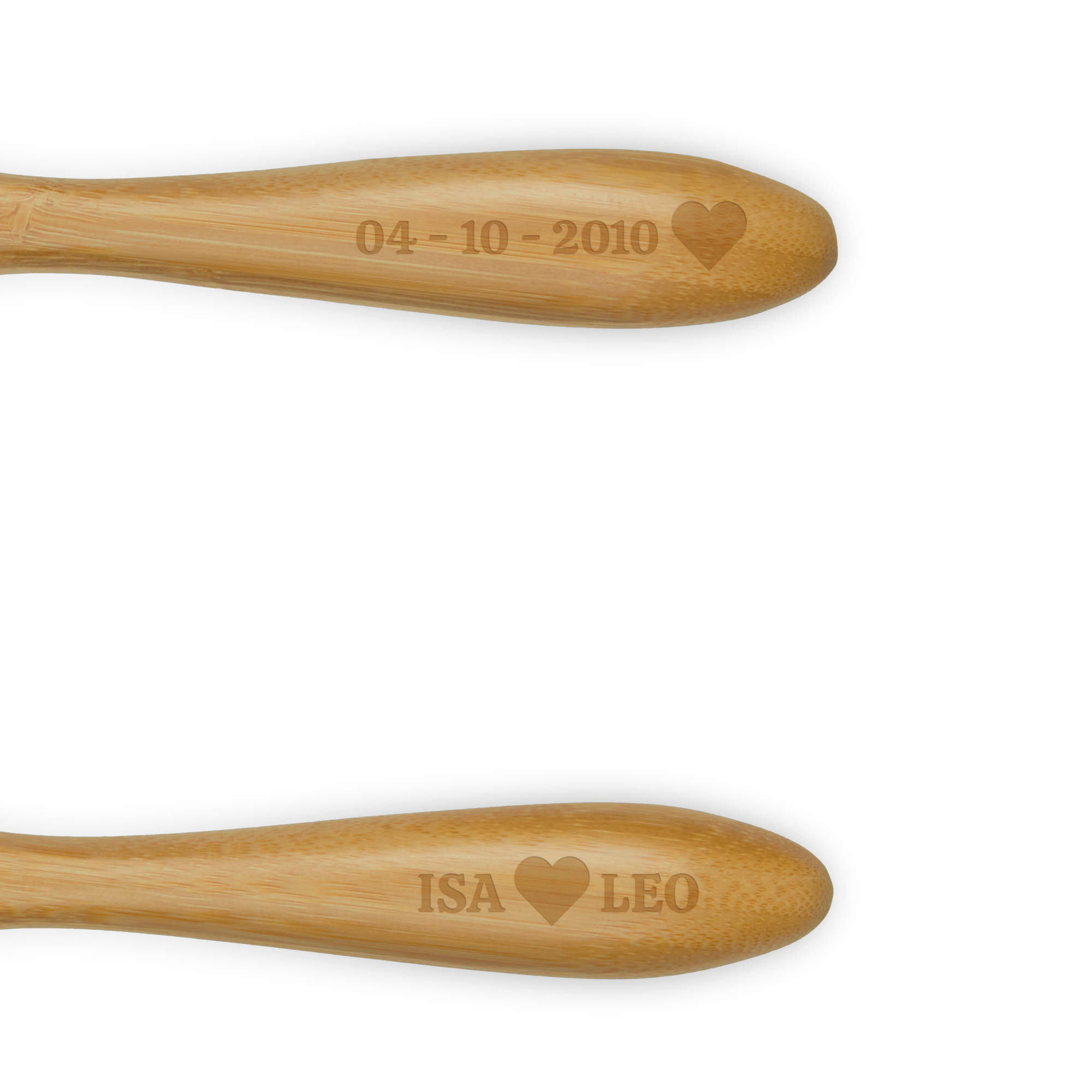 Lyxiga salladsskålar i bambu, graverade med datum och hjärta, samt namn och hjärta.