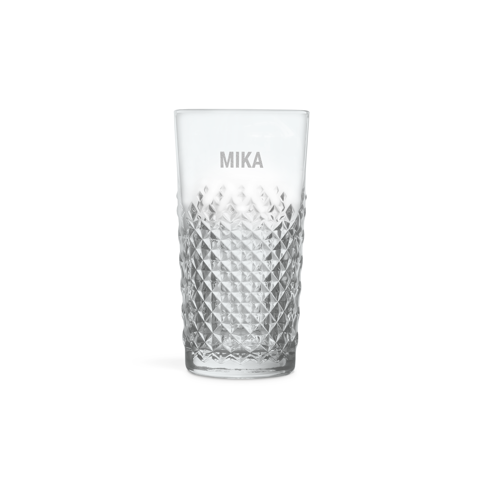 Personalisiertes Glas mit Rautenmuster, graviert mit dem Namen Mika, perfekt für ein Dark Rum Geschenkset.