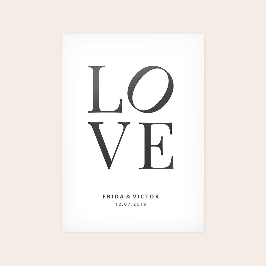 Plakat Tilpasset plakat med tryk af ordet LOVE og navnene Frida og Victor og datoen 12.07.2019