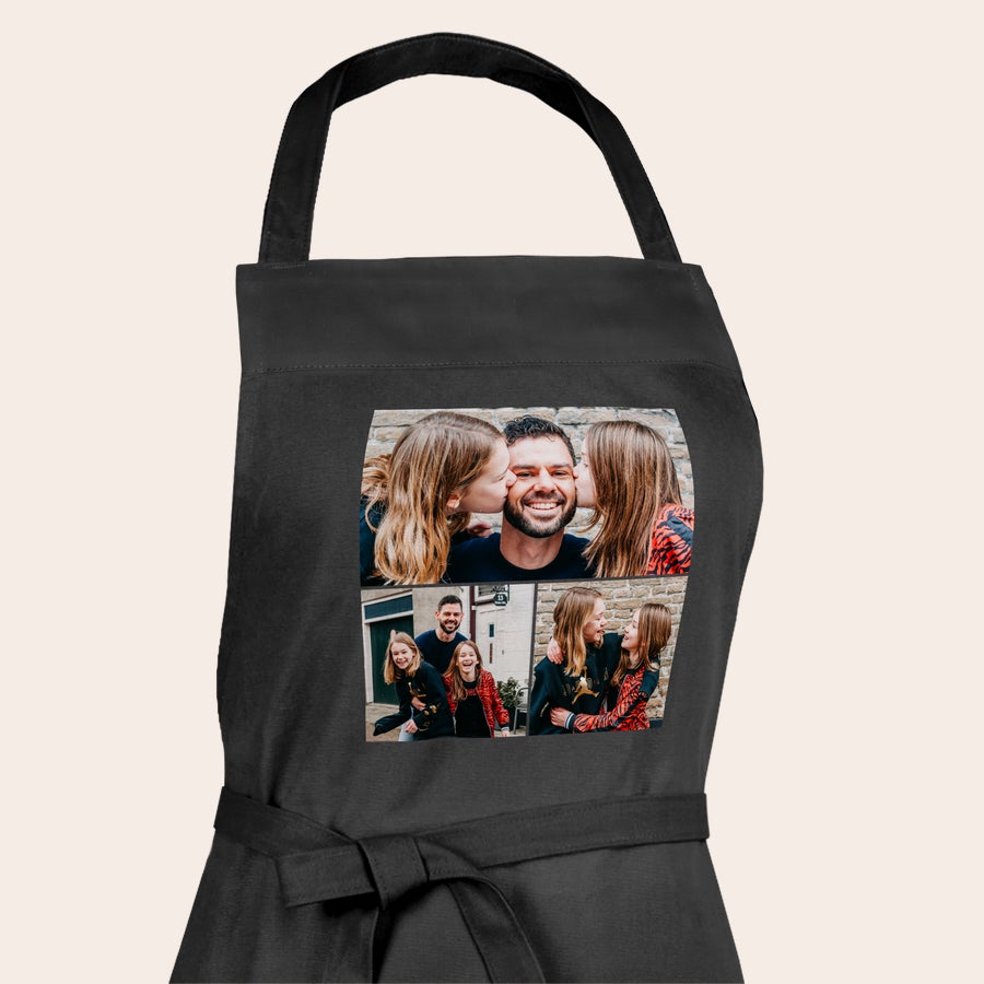 Grillforkle med trykk - Svart Grillforkle i svart med trykt bildekollasj av en mann med to barn. Design ditt eget unike grillforkle med bilde og tekst!