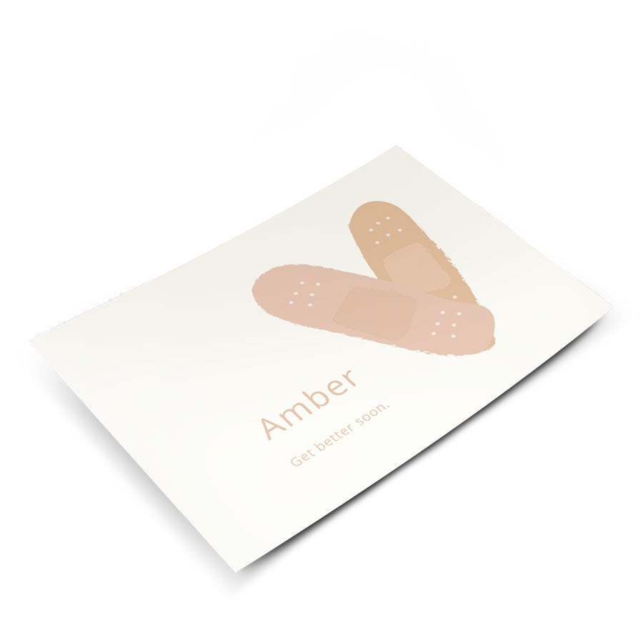Cartão postal personalizado com foto Diga que fique bom logo, impresso com dois curativos e o nome Amber