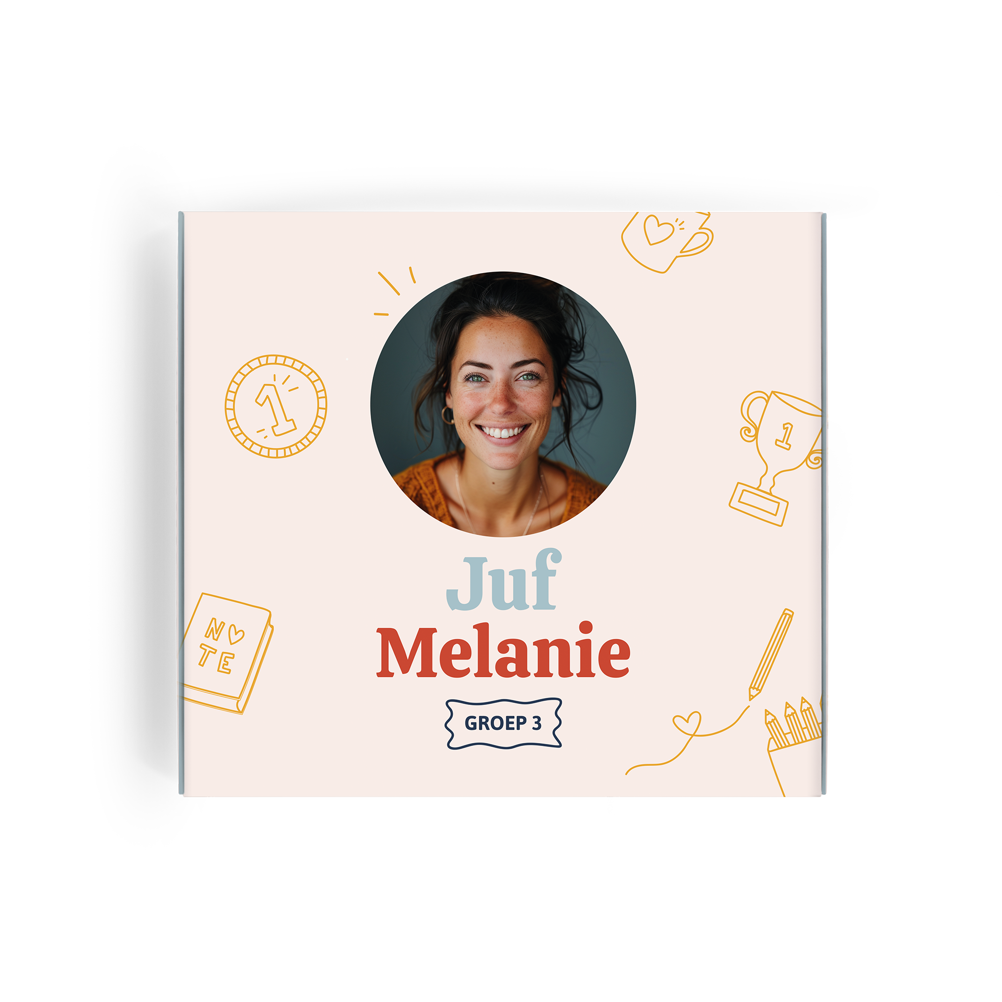 Milka giftbox met foto en tekst Juf Melanie Groep 3, gepersonaliseerd met naam