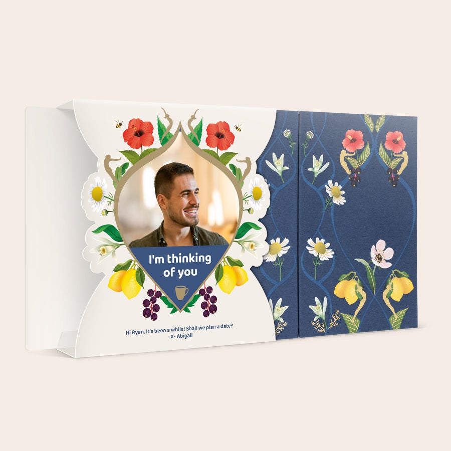 Té Pukka personalizado Caja de regalo de té Pukka personalizada, impresa con una foto, el texto "I'm thinking of you" y un mensaje de Abigail a Ryan.