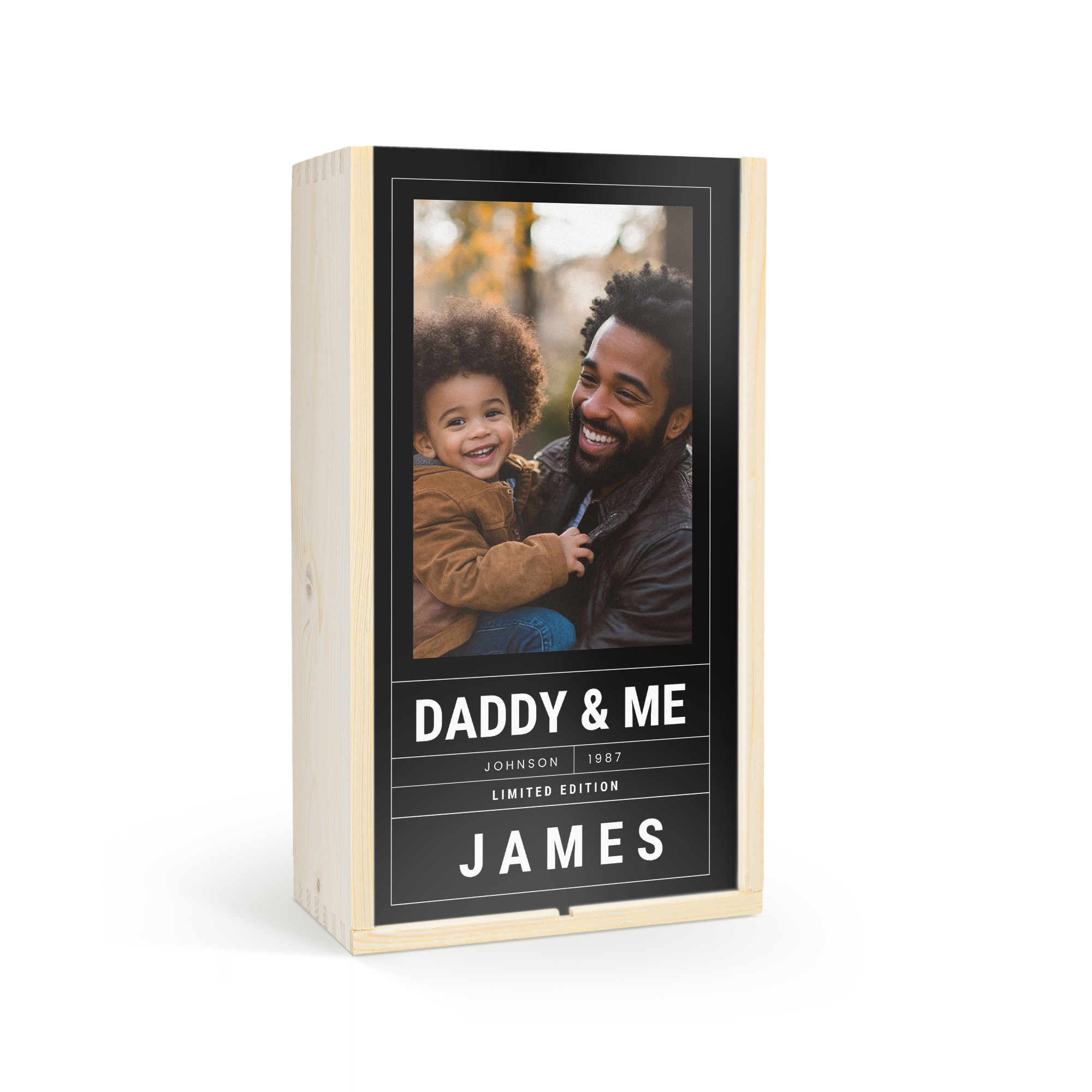 Személyre szabott fadoboz apák napjára fényképpel és a "Daddy & Me James" felirattal, nyomtatott tokban