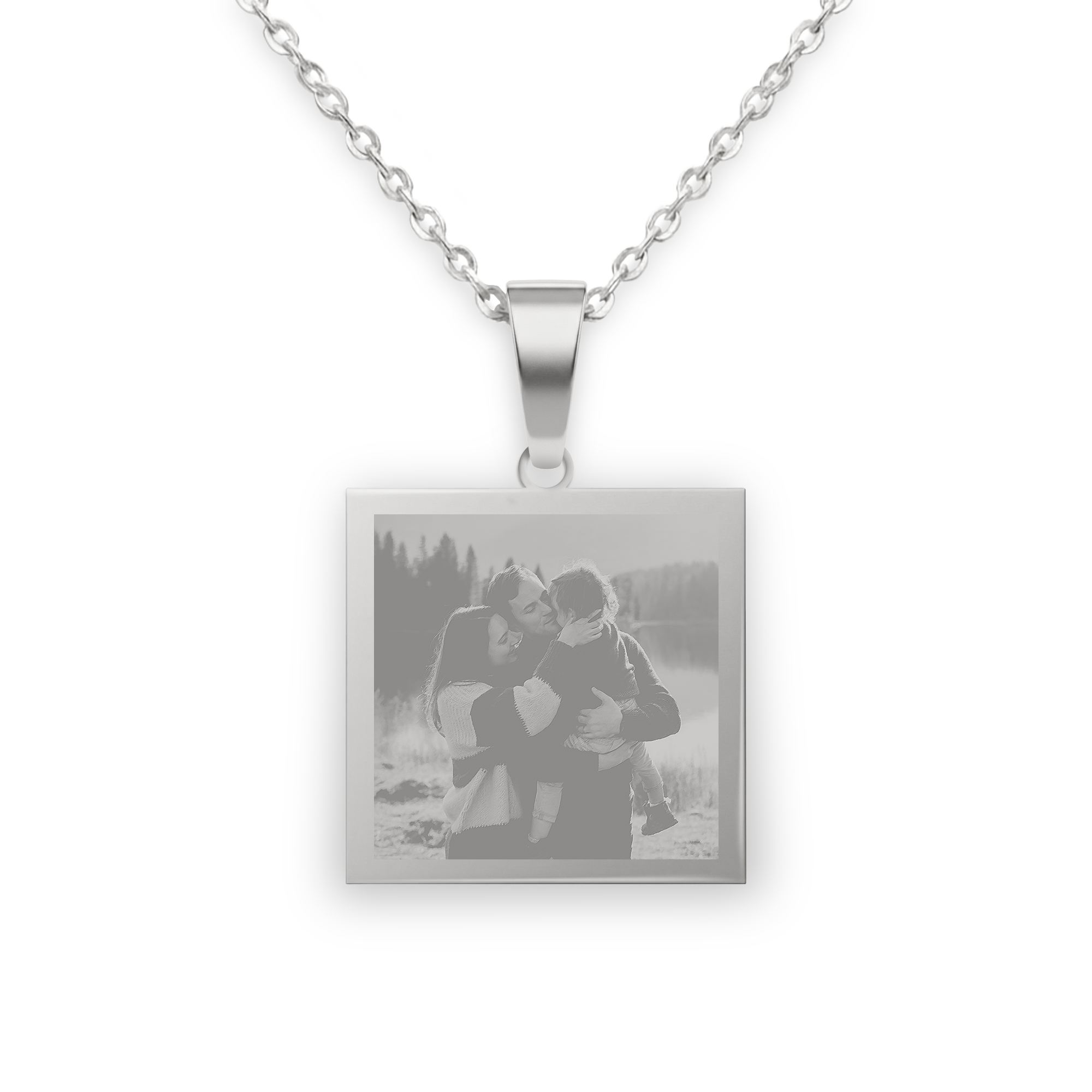 Kette mit viereckigem Anhänger