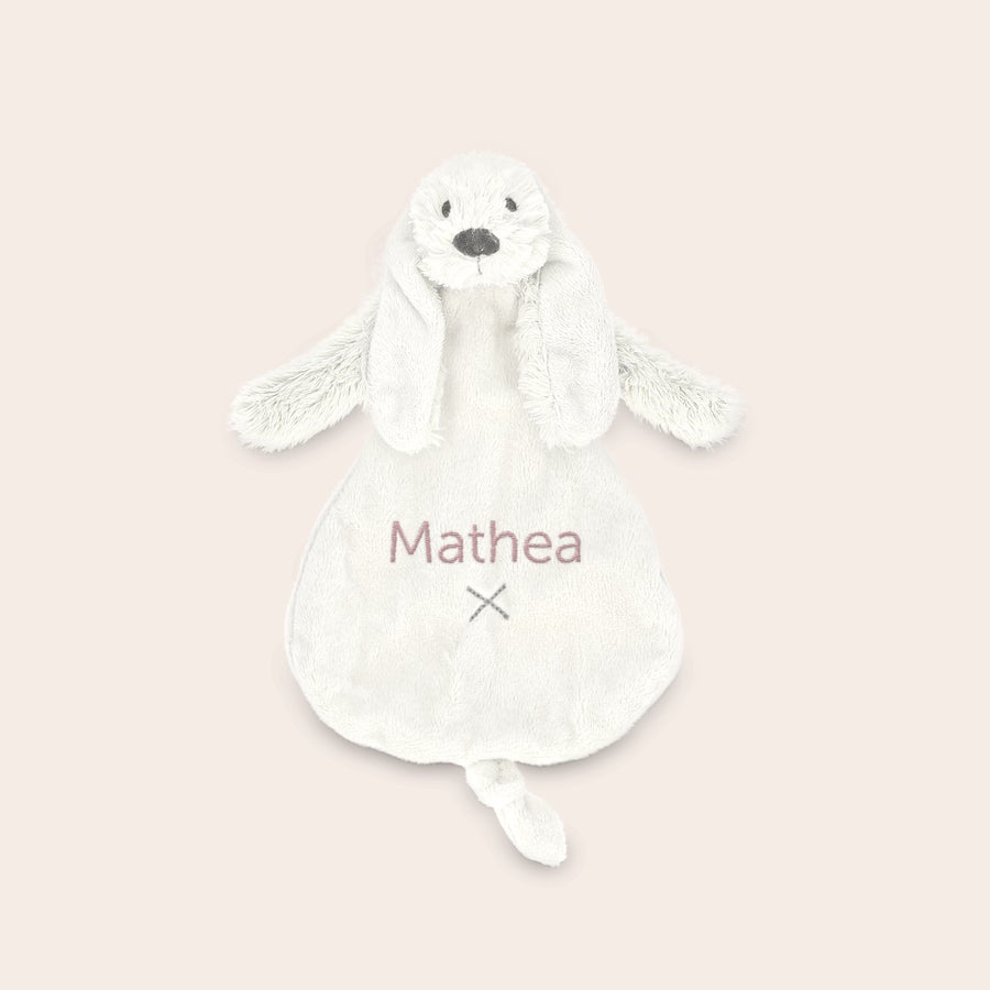 Personlig Rabbit Richie kosekanin Hvit Rabbit Richie kosekanin brodert med navnet Mathea, personlig kanin for barn