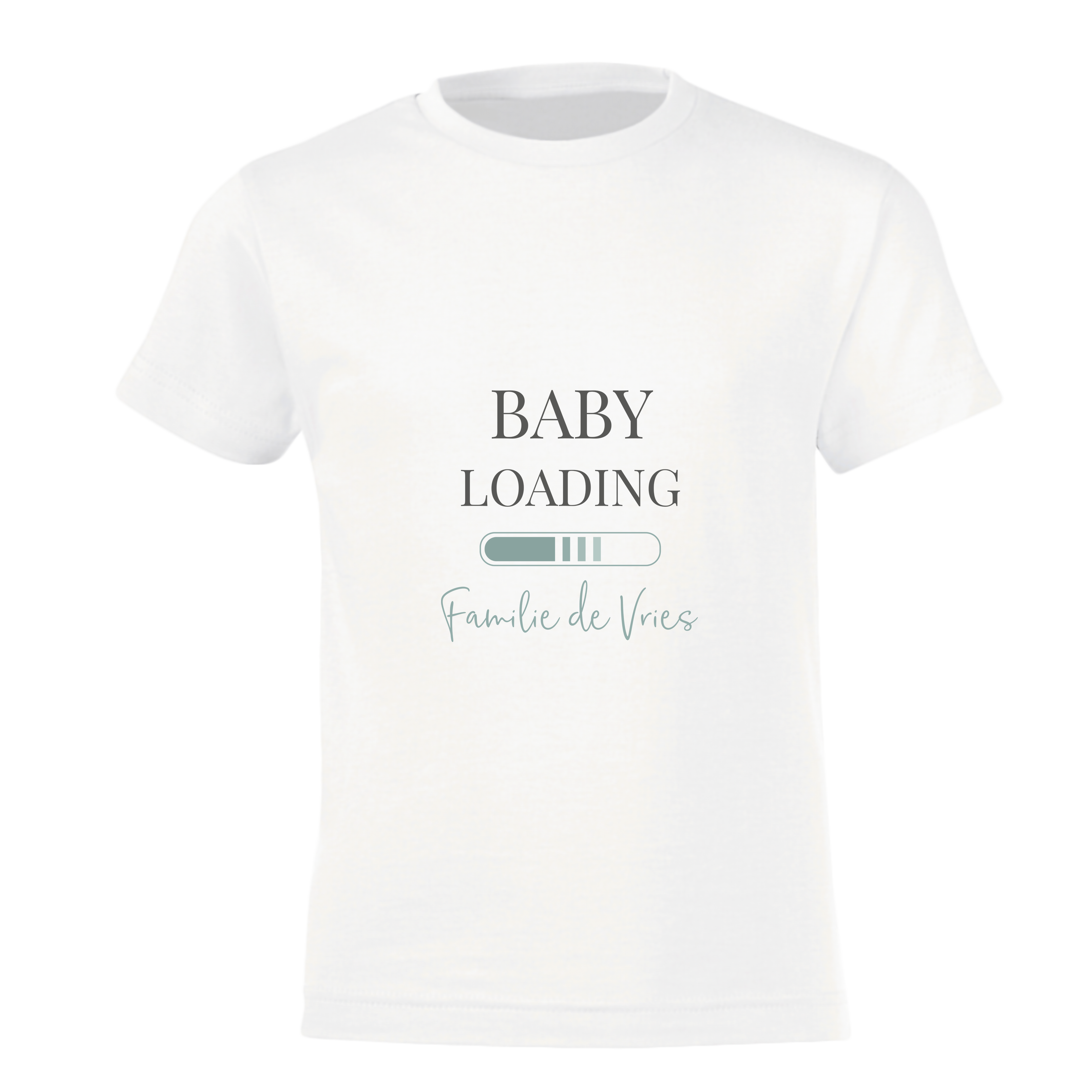 Wit bedrukt t-shirt voor tweede zwangerschap, met de tekst Baby Loading en Familienaam gepersonaliseerd.