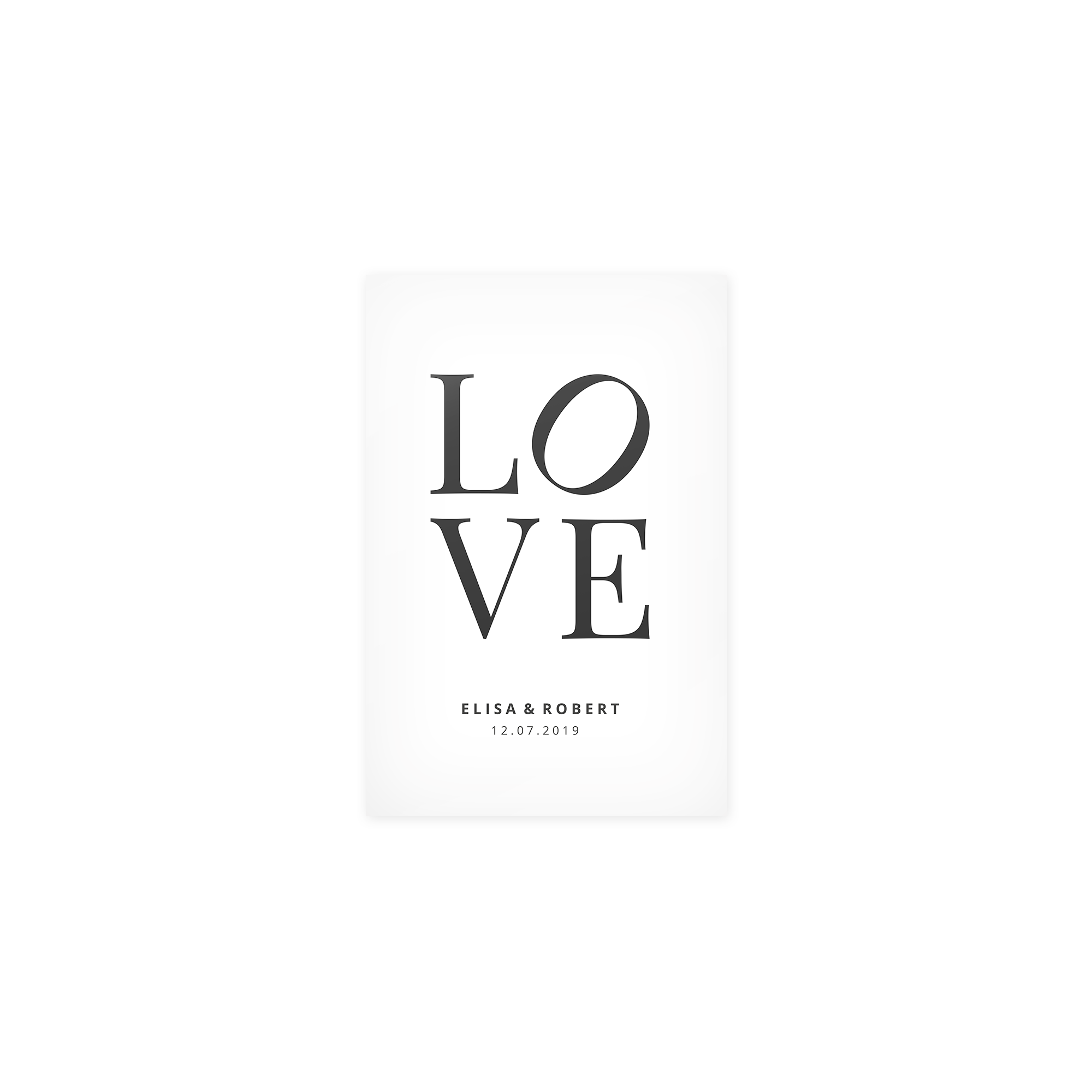Poster alb-negru personalizat cu textul mare LOVE, numele Elisa & Robert și data 12.07.2019, perfect pentru a înregistra momentele preferate.