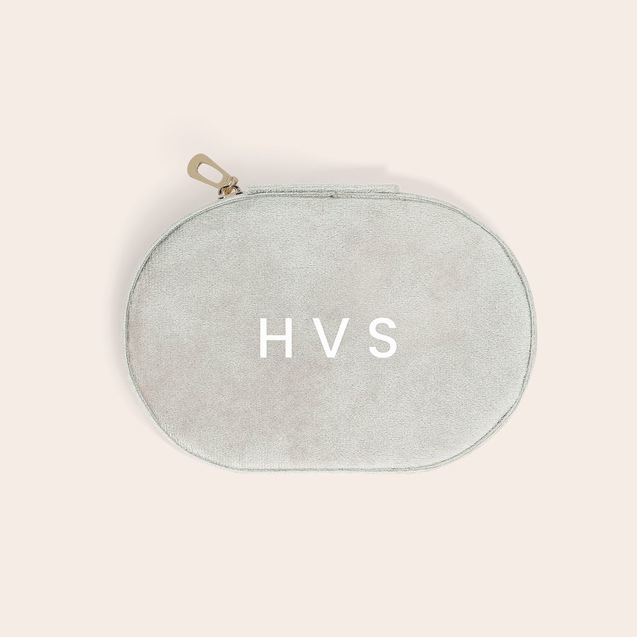 Personlig smykkeskrin Personlig smykkeskrin - Oval - Beige med broderte initialer HVS