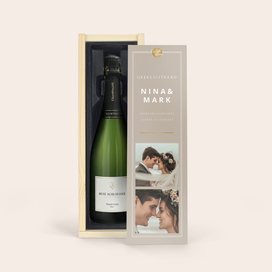 Champagne René Schloesser (750ml) personaliseren Champagne in bedrukte kist - René Schloesser (750ml) met gepersonaliseerde sleeve met foto's en de namen Nina & Mark.