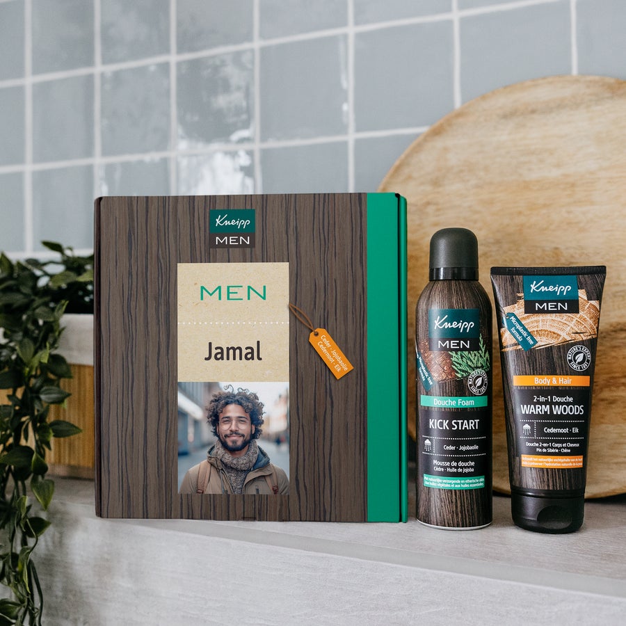 Coffret cadeau Kneipp Men Wellness Coffret cadeau Kneipp pour homme avec mousse et gel douche imprimé avec la photo et le nom Jamal
