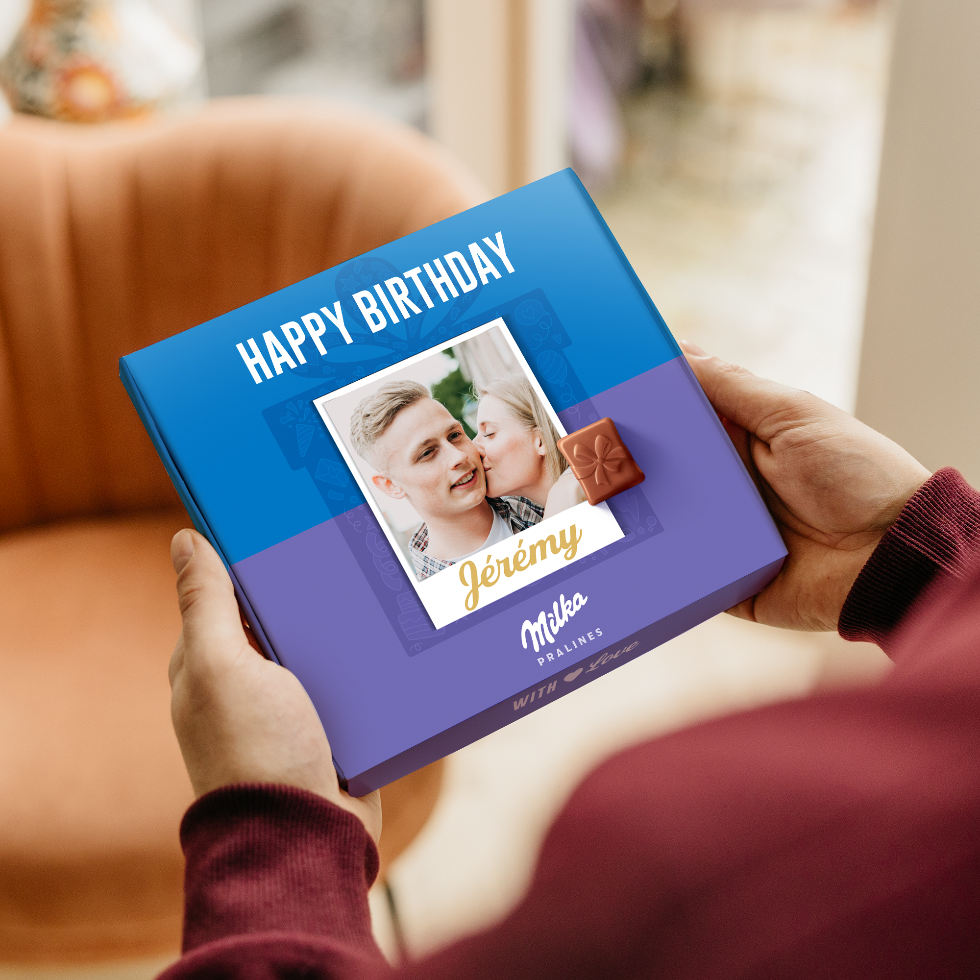Coffret cadeau personnalisé Milka Happy Birthday avec photo imprimée et le prénom Jeremy pour féliciter avec un cadeau personnalisé en chocolat Milka.