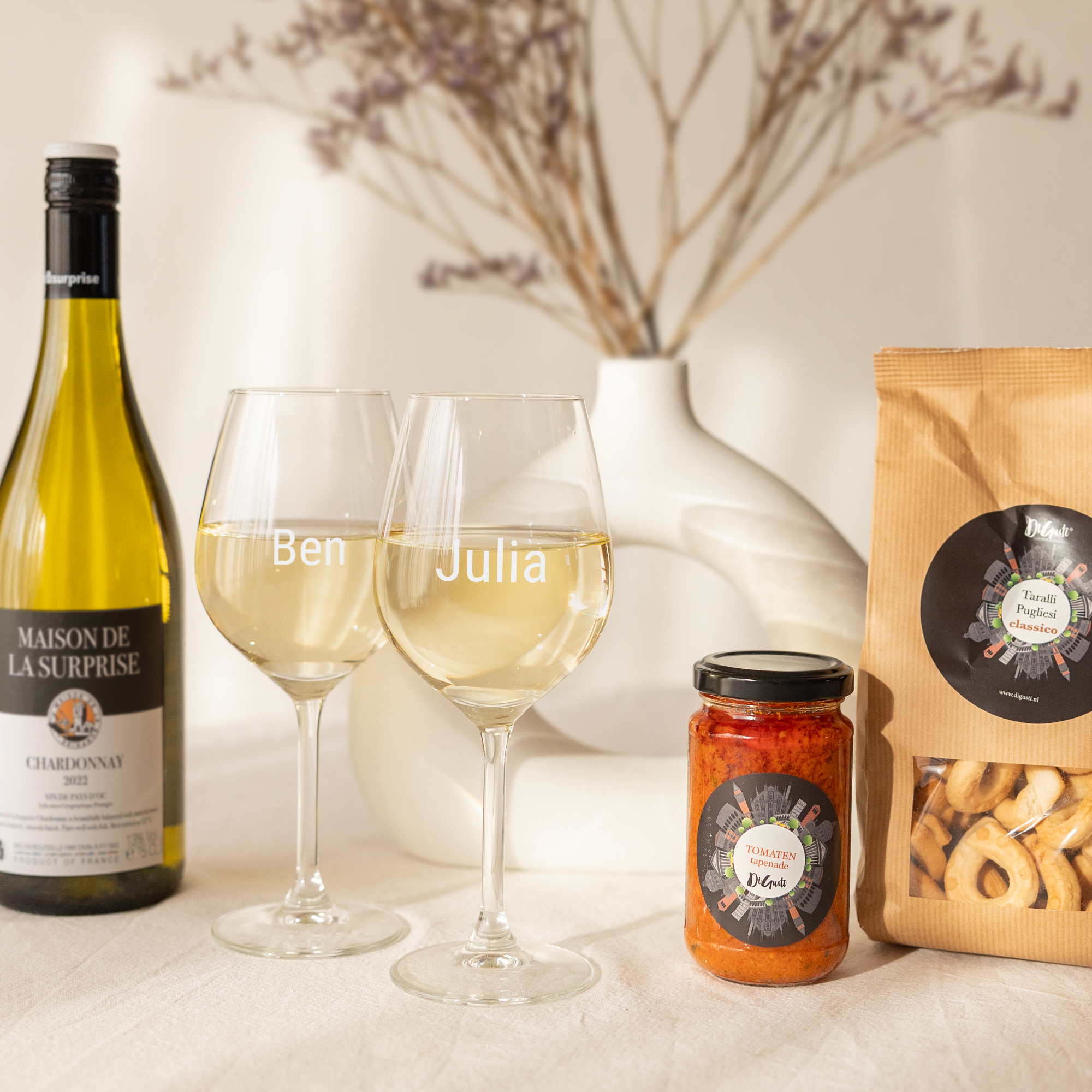 Wine & snacks gift set - White - Engraved glasses
