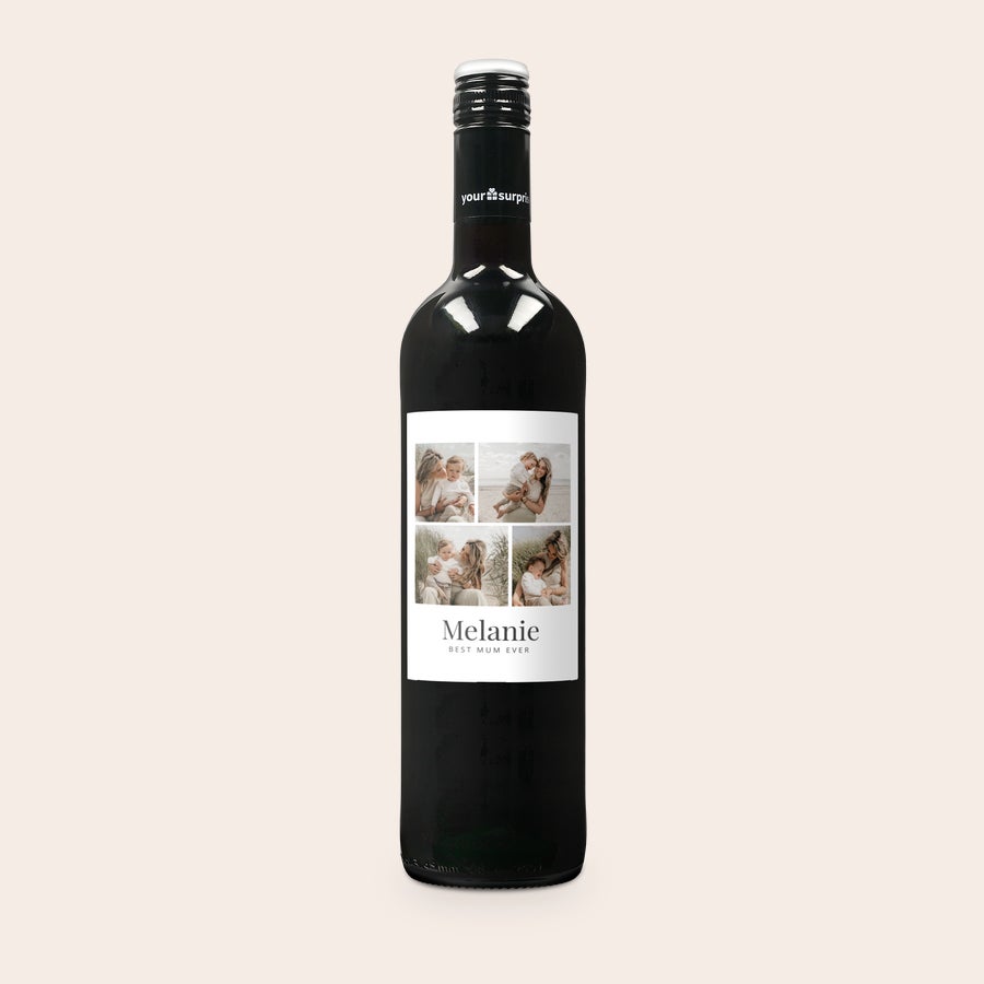 Personalizované víno - Maison de la Surprise Cabernet Sauvignon Láhev červeného vína s personalizovaným štítkem se čtyřmi fotografiemi a textem Melanie, Best Mum Ever