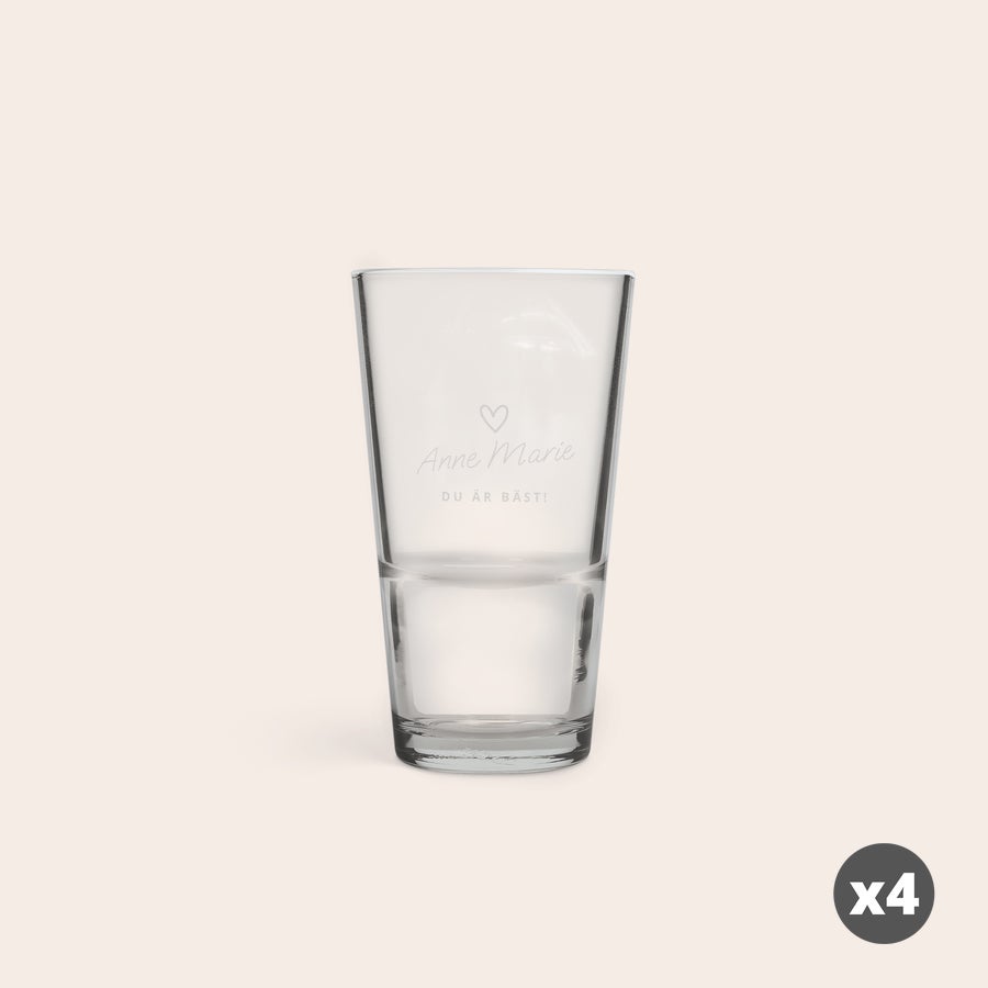 Halvlitersglass Gave med personlige halvlitersglass, lasergravert med navnene Anne Marie og DU ÄR BÄST.