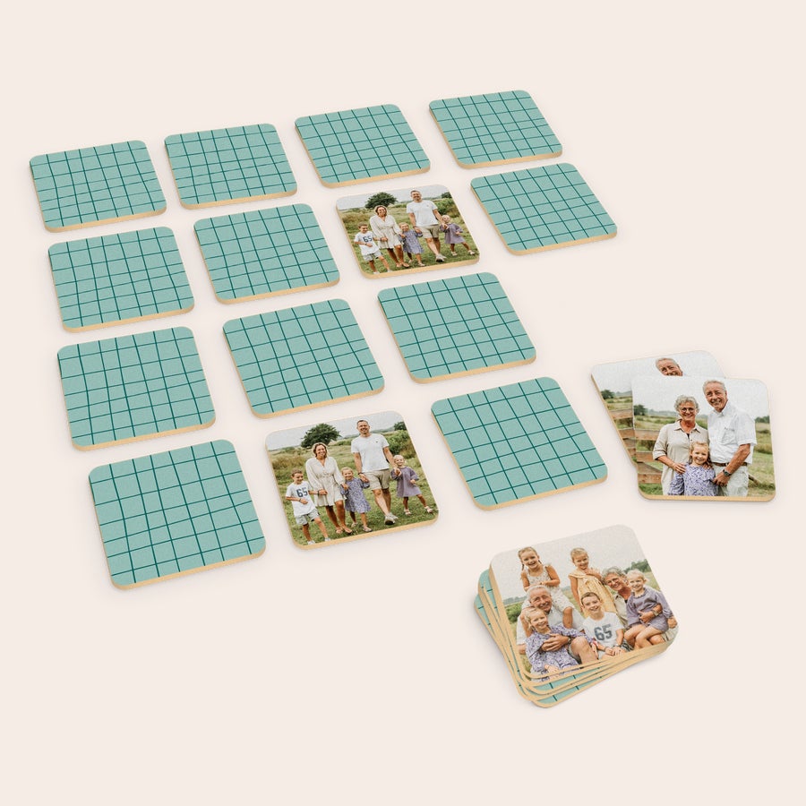 Joc de memorie foto - 15x2 Joc de memorie personalizat cu fotografii imprimate, cuplu cu copii și un bunic, ideal pentru a-i surprinde.