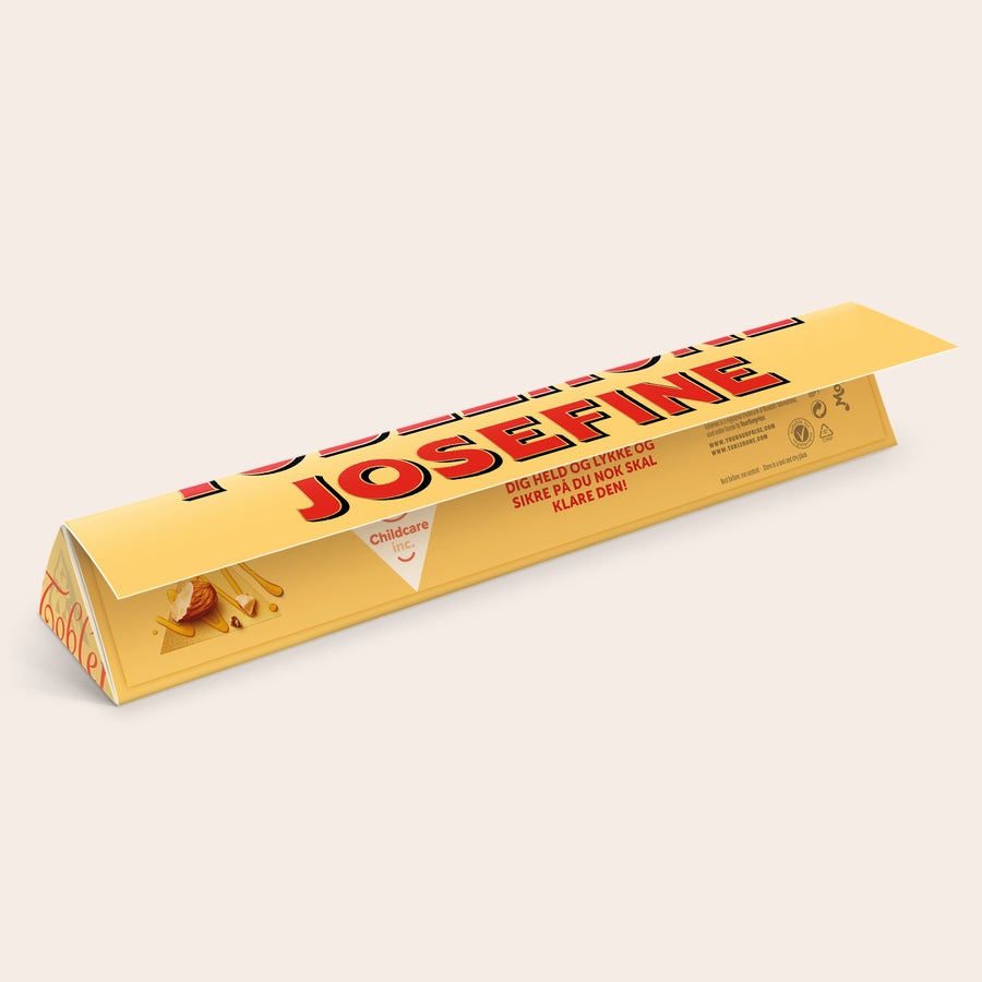 Toblerone med navn Personalseret Toblerone med navn og billede, med navn “Josefine” trykt stort på den gule indpakning.