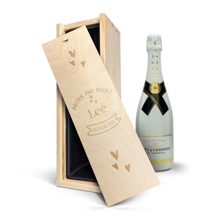 Personalised champagne gift - Moet & Chandon Ice Imperial (750ml) - Engraved wooden case