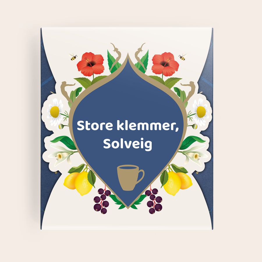 Personlig Pukka-te Pukka-te-gavesett med personlig trykt boks, med tekst Store klemmer, Solveig og tekopp.