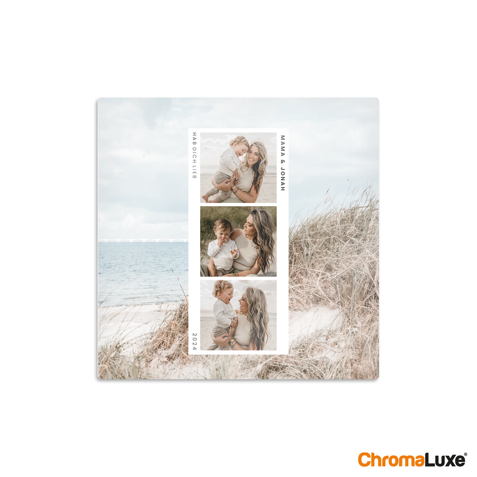 Fototafel aus Aluminium, bedruckt mit drei Fotos einer Mutter mit Kind, Namen Mama & Jonah, Text Hab dich lieb und Jahr 2024.