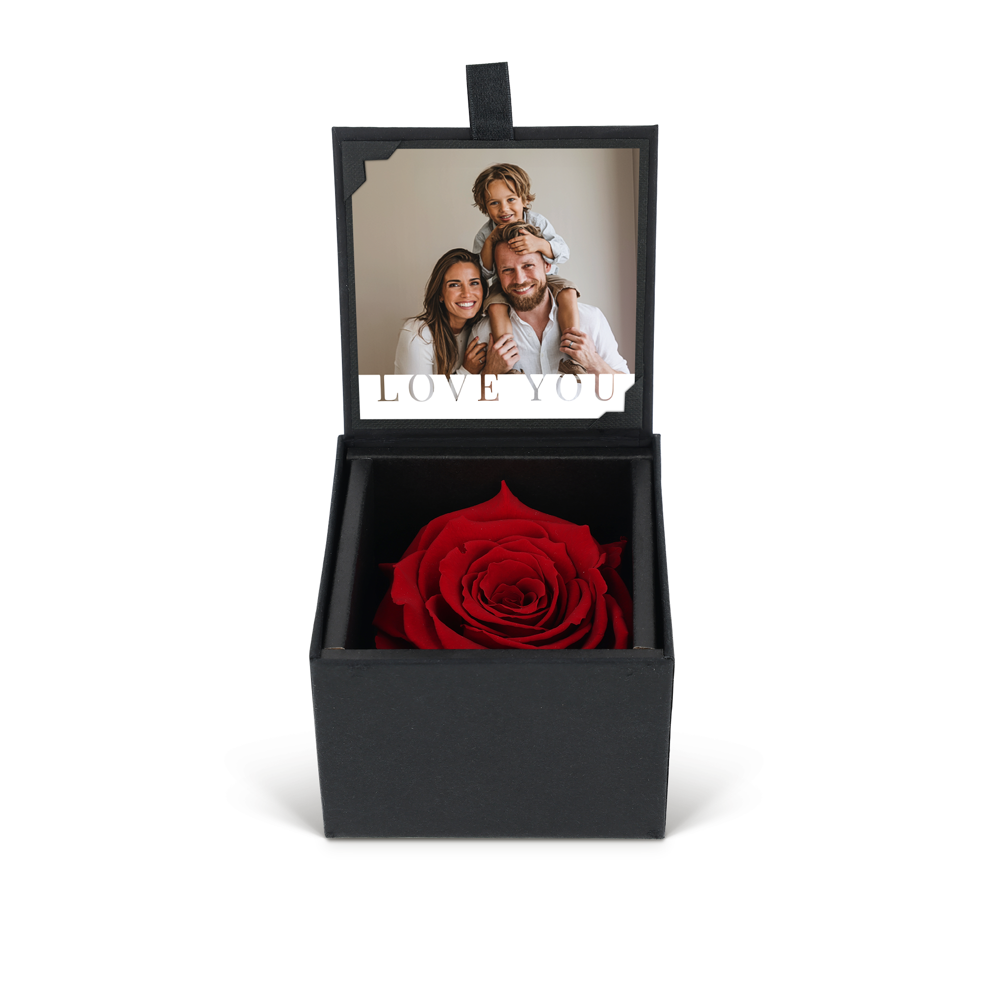 Rosa de la eternidad roja en caja negra con impresión fotográfica de familia sonriente y texto "LOVE YOU".