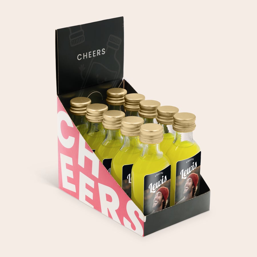 Personalizované mini fľaše na alkohol Škatuľa s 10 mini fľaškami Limoncella s potlačou vlastnej fotografie a mena Lewisa Vytvorte pre nich jedinečnú kolekciu Mini Limoncello