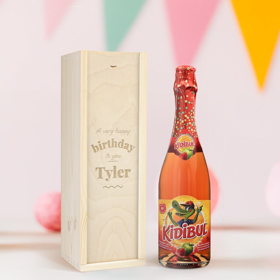 Bule pentru copii Șampanie personalizată fără alcool Kidibul pentru copii, în cutie de lemn gravată cu "A very happy birthday to you Tyler".