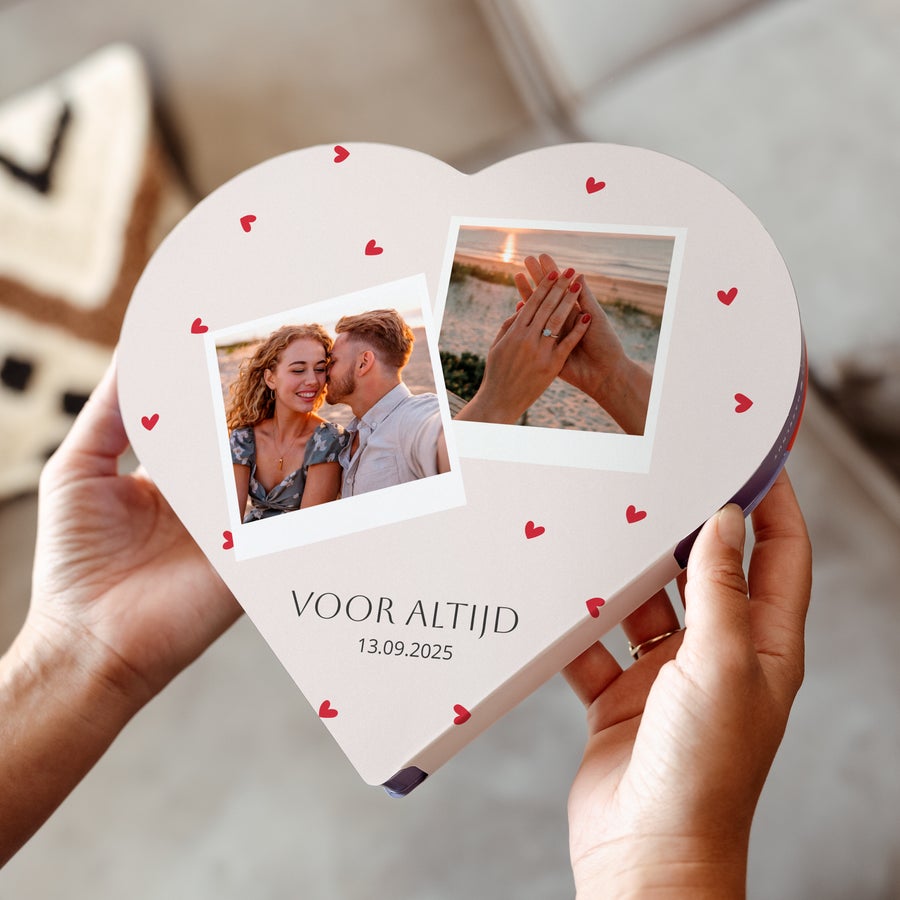 Milka čokoládové srdce Personalizovaná krabička na čokoládu ve tvaru srdce s fotografiemi a nápisem "VOOR ALTIJD 13.09.2025"