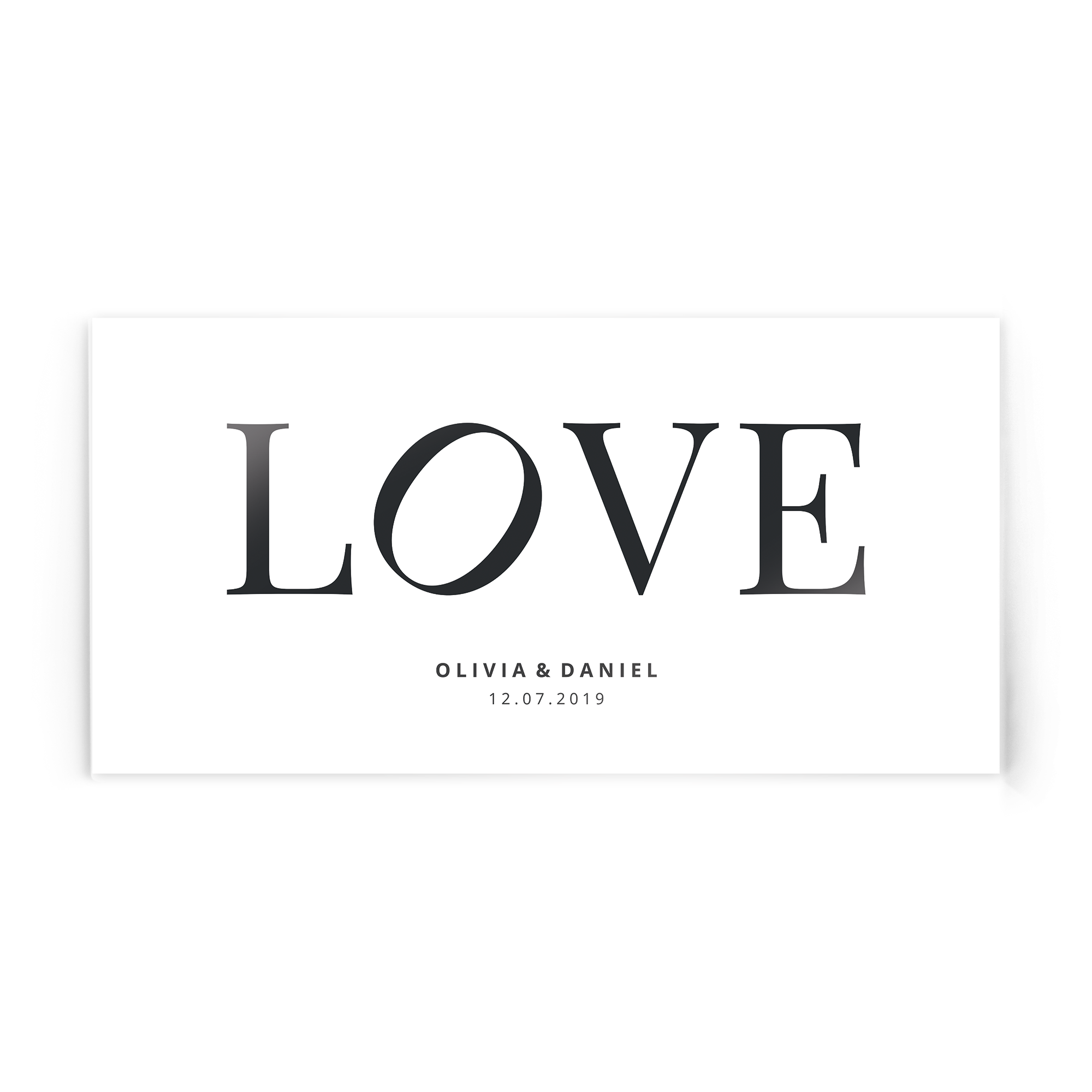 Személyre szabott akril fotó a "LOVE" szóval, alatta Olivia & Daniel nevekkel és 12.07.2019 dátummal, egyedi fényképpel nyomtatva