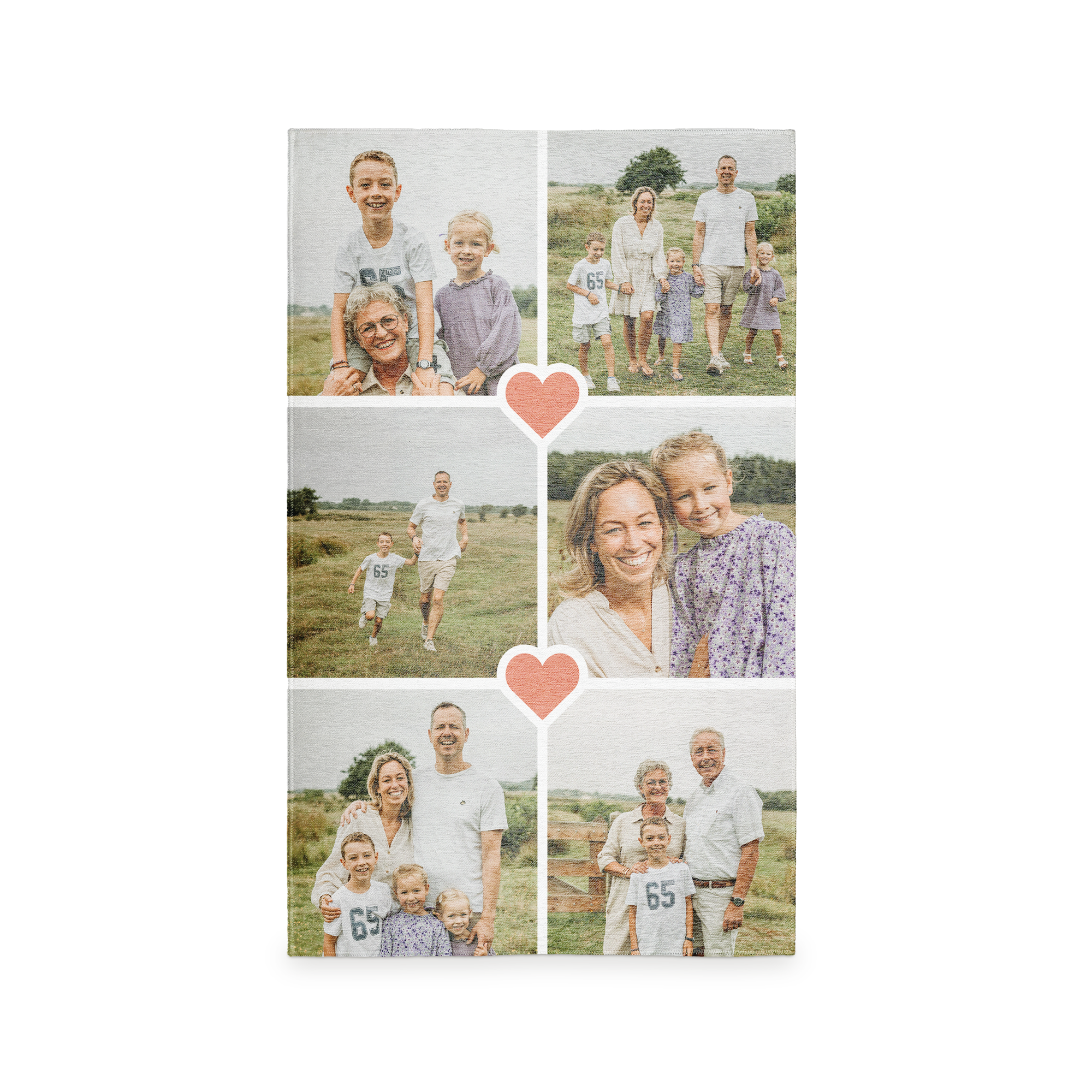 Covor personalizat imprimat cu un colaj de fotografii de familie și inimi roz, transformă-ți amintirea preferată într-un element confortabil pentru podea.