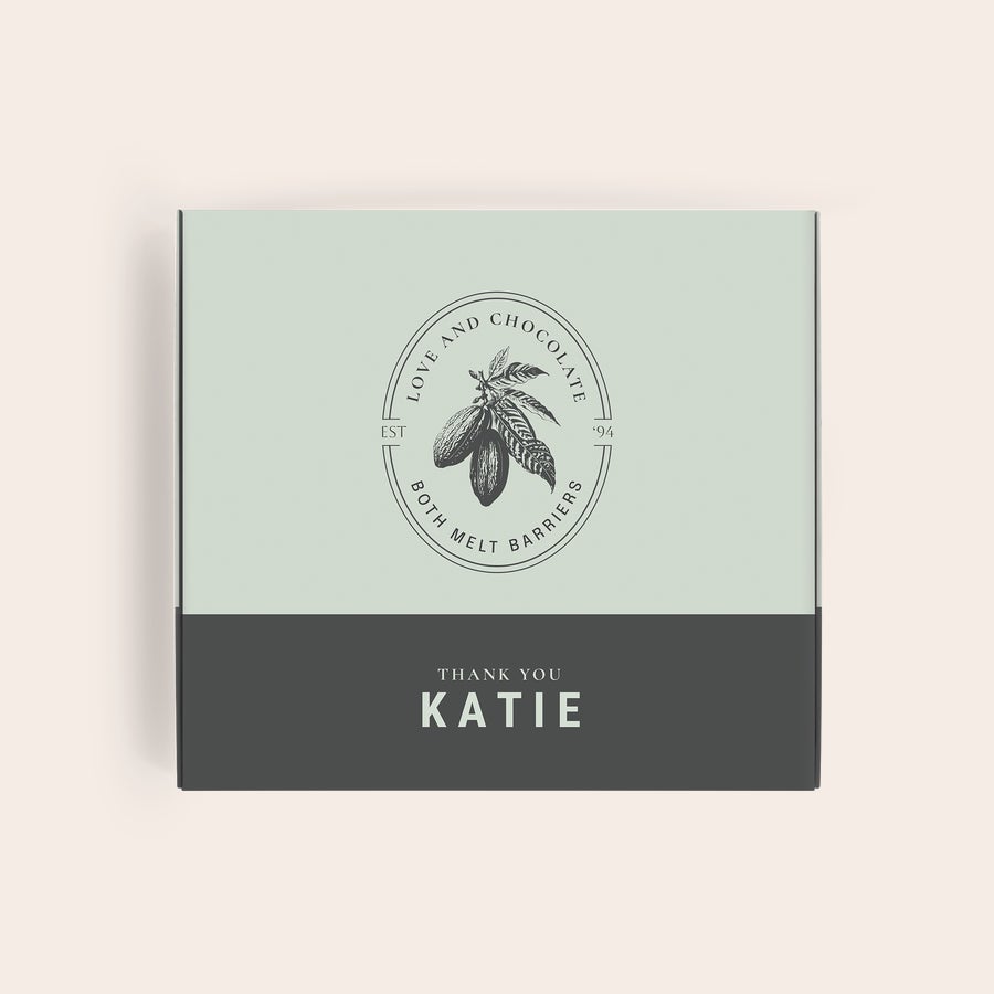 Milka Pralines Zahvala Darilna škatla Milka z napisom "THANK YOU KATIE" in logotipom s kakavovimi zrni, personalizirana darilna škatla Milka