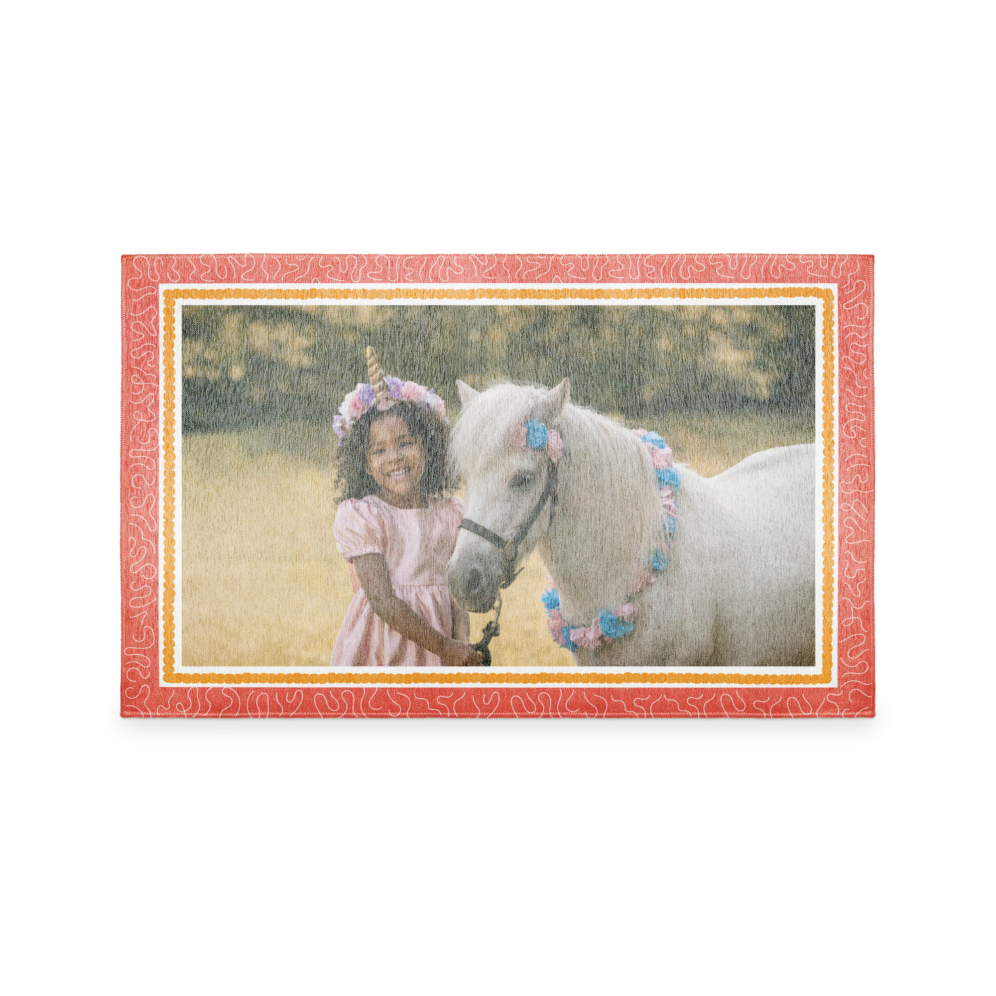 Tapis de jeu personnalisé imprimé avec une photo dune petite fille et son poney blanc