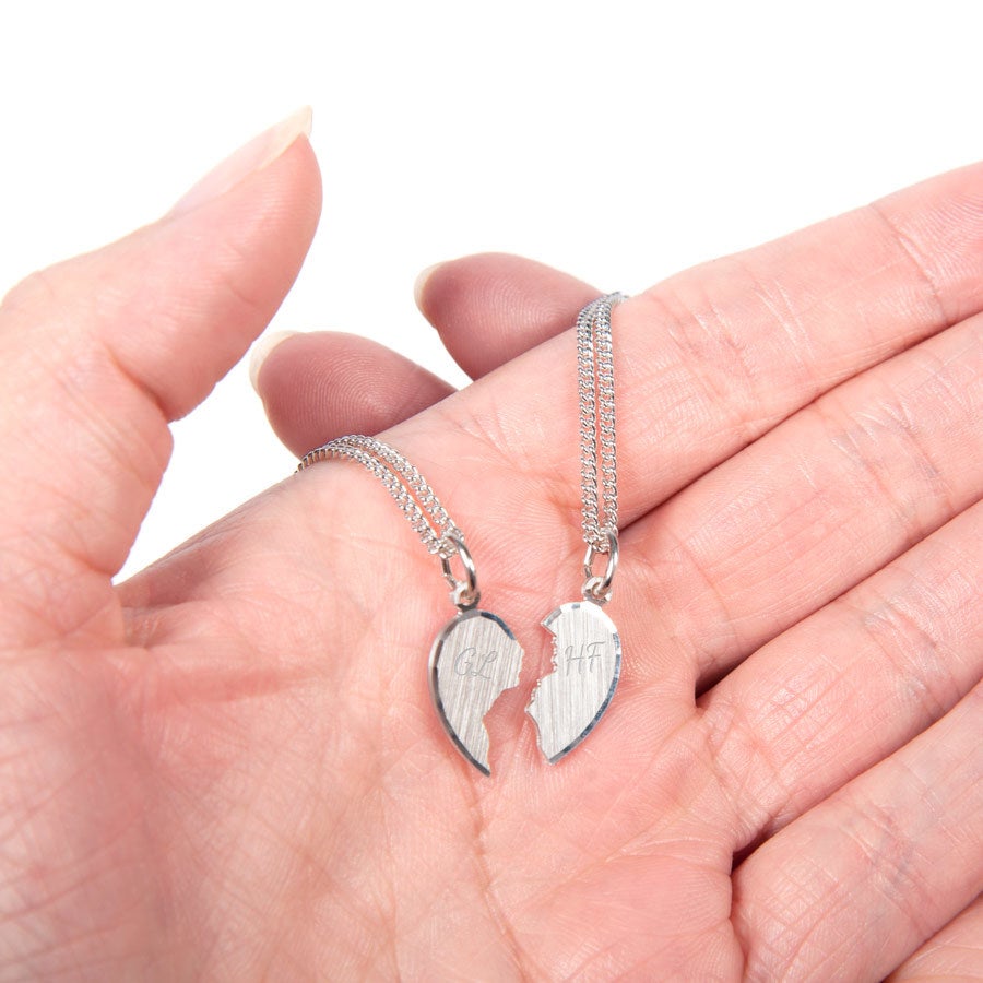 Engraved silver pendant - Broken hearts - Initial