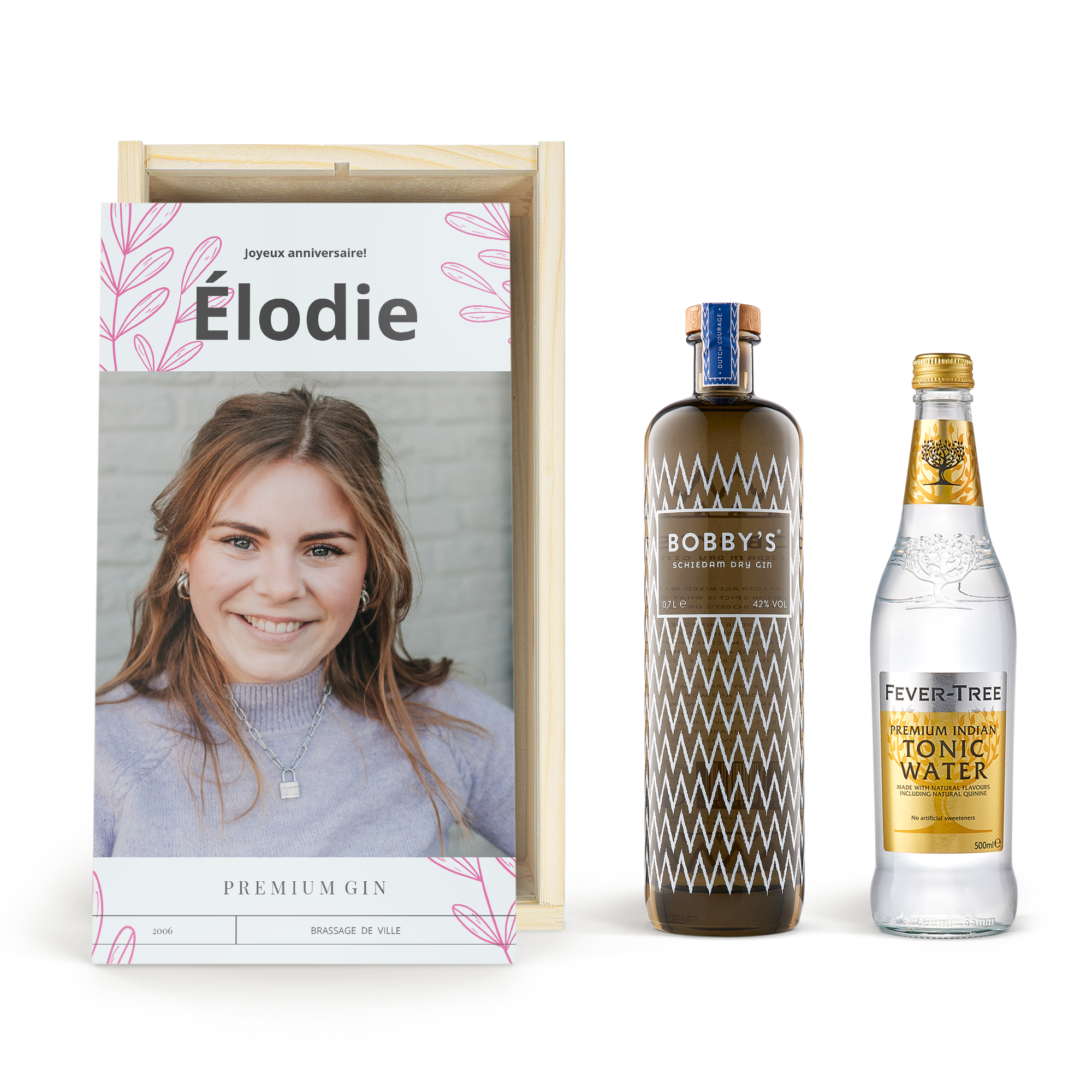 Coffret cadeau Gin Tonic avec Bobby's Gin, bouteille de tonic et couvercle en bois imprimé avec photo et prénom Élodie