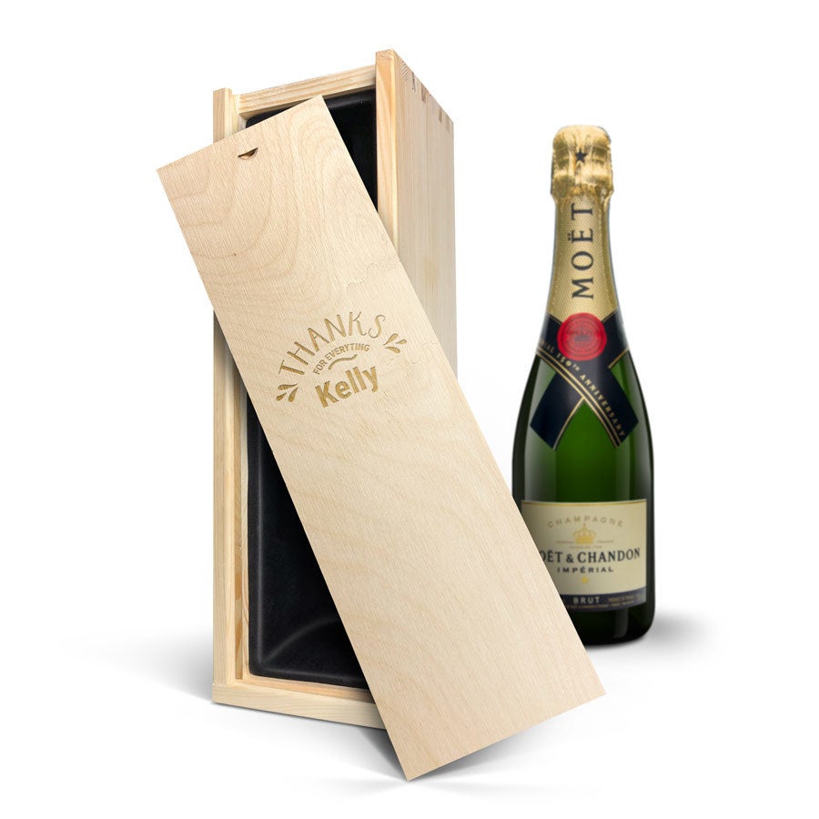 Champagne i graverad trälåda - Moët & Chandon (750ml)