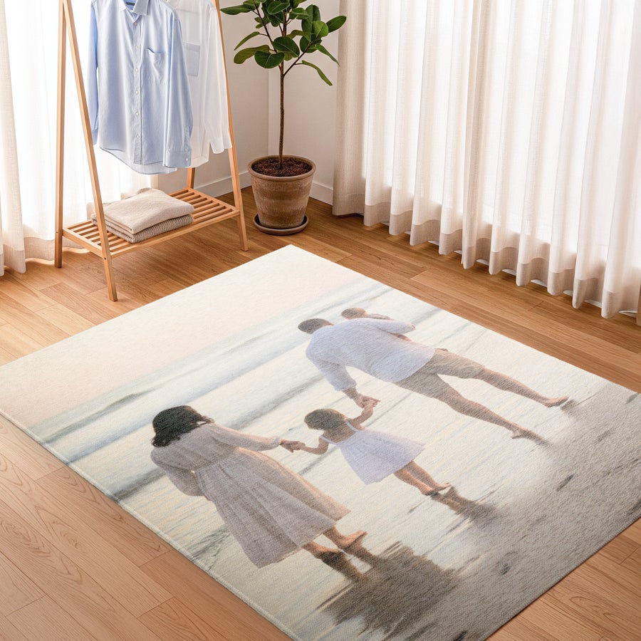 Alfombra estampada Alfombra personalizada con una foto impresa de una familia en la playa, convirtiendo tu recuerdo favorito en un acogedor elemento decorativo.