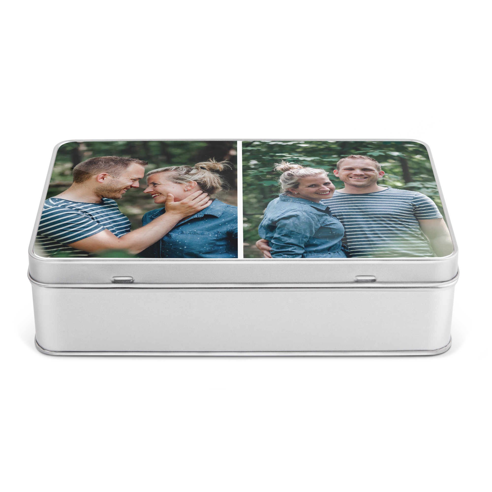 Personalized gift tin with a printed photo of a couple. Who will you surprise with a gift tin filled with delicious Oreo?