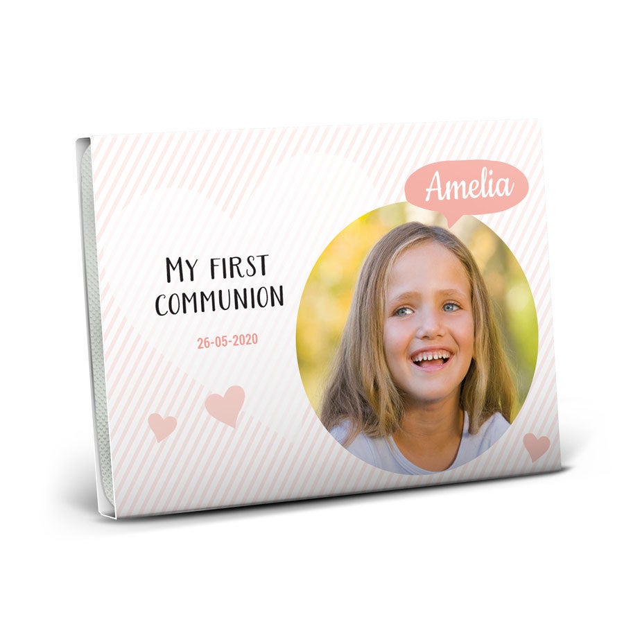 Veselo vytlačené balenie žuvačiek Mentos s fotkou dievčaťa a menom Amelia, nápisom MY FIRST COMMUNION a dátumom 26-05-2020 je najkrajšie spoločenstvo ďakujem.