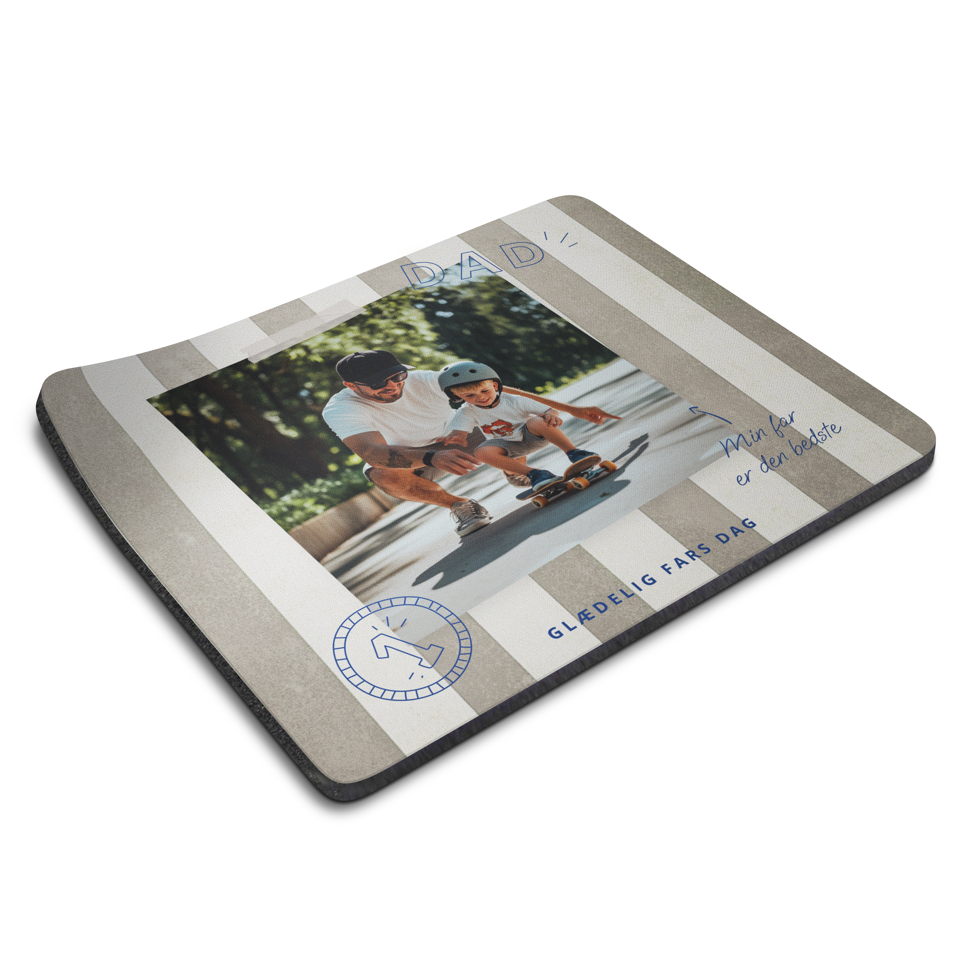 Personlig musemåtte med billede af far og søn der skater, trykt med "GLÆDELIG FARS DAG" og "Min far er den bedste".