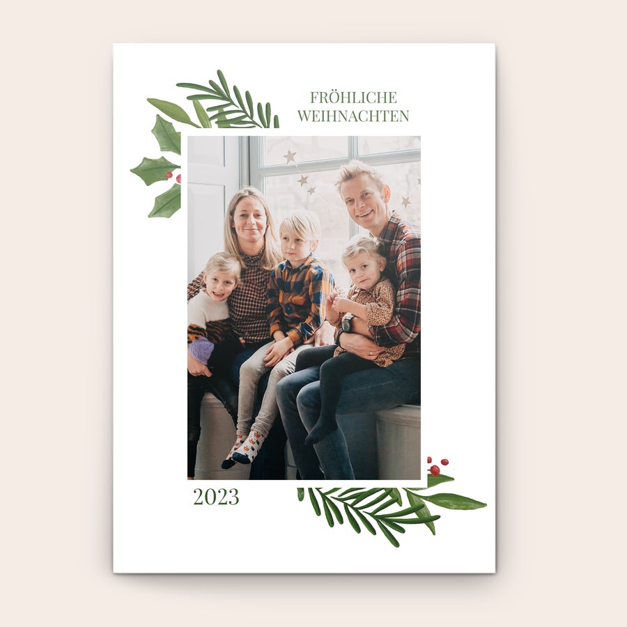 Weihnachtskarten personalisiert Personalisierte Weihnachtskarte mit einem gedruckten Familienfoto, festlichen Motiven und dem Text "FRÖHLICHE WEIHNACHTEN 2023"