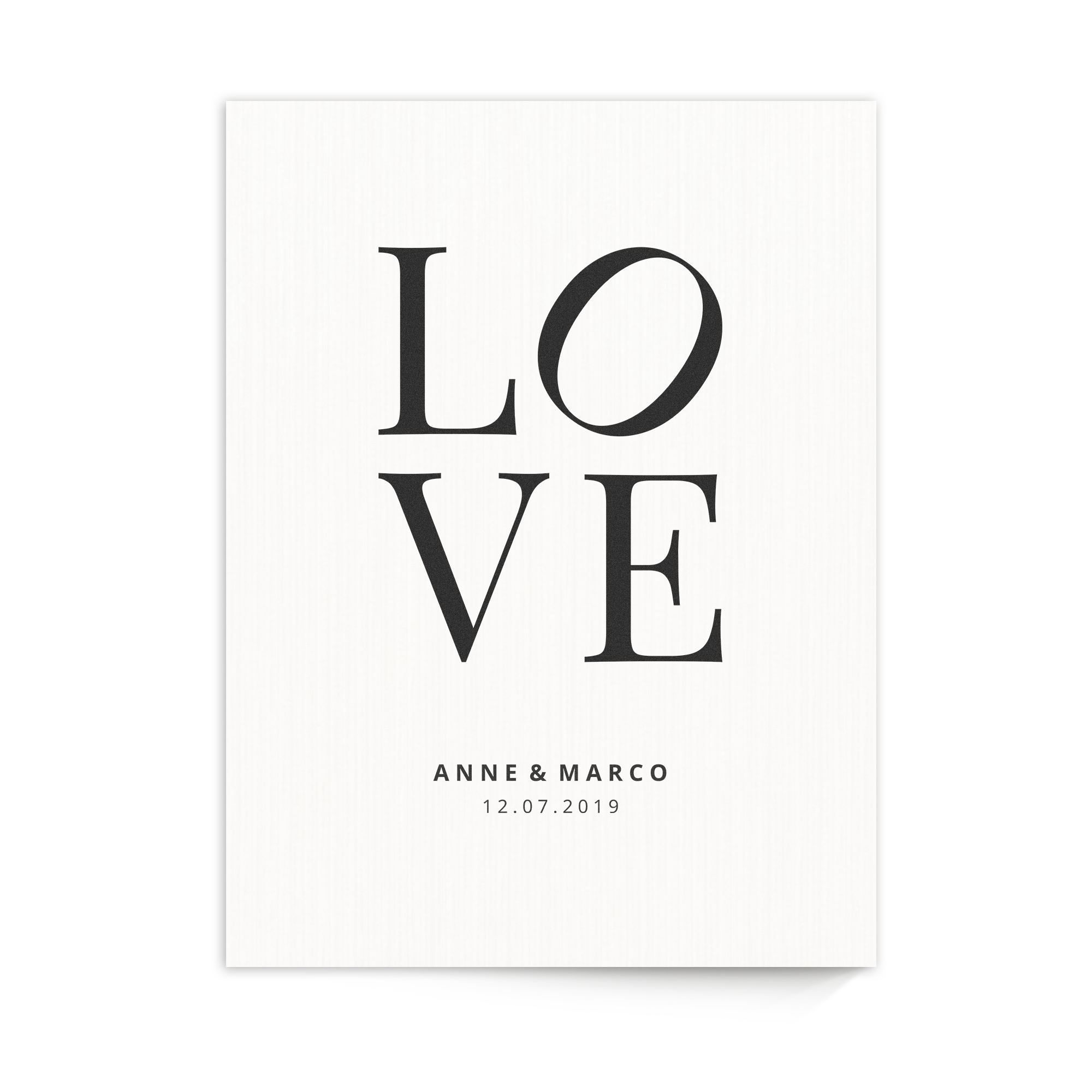 Ihr Foto auf Holz gedruckt mit dem Wort "LOVE" und den Namen Anne & Marco sowie dem Datum 12.07.2019