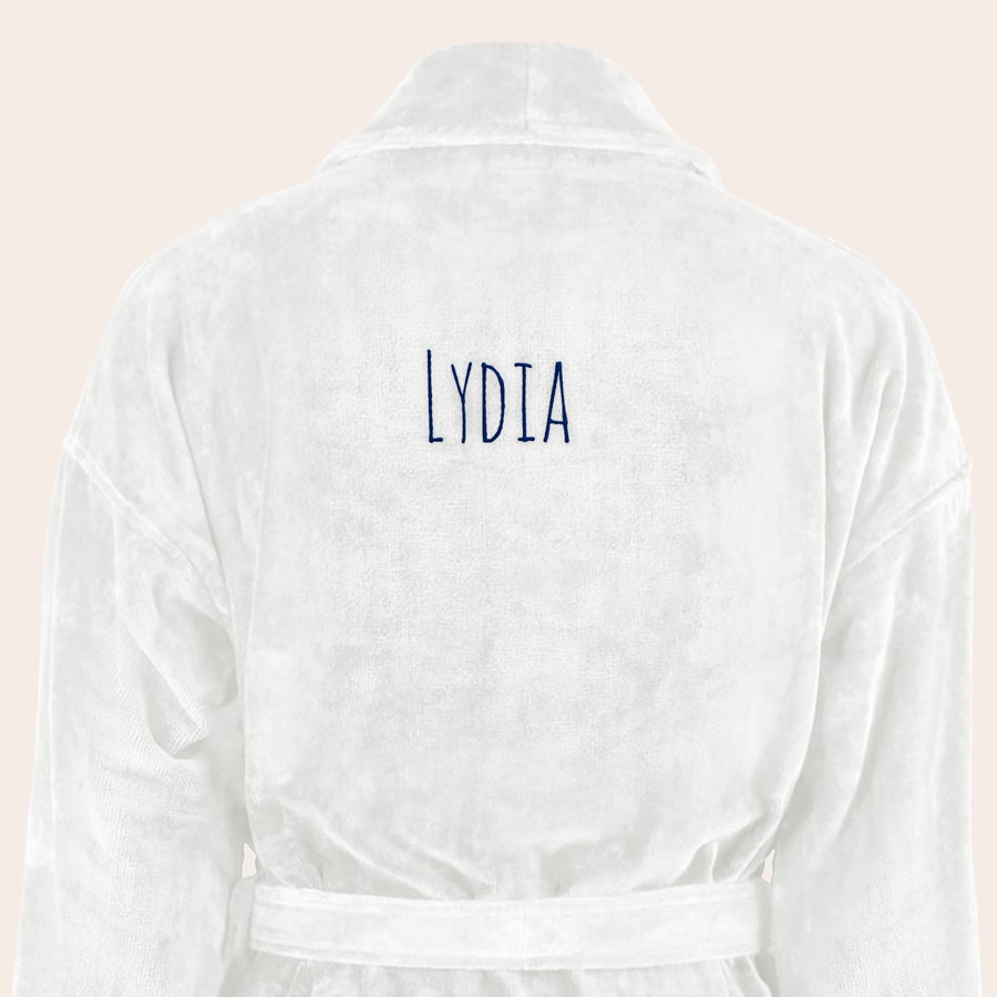 Kopalni plašč - ženske Bel kopalni plašč, izvezen z imenom "LYDIA", personaliziran mehak kopalni plašč