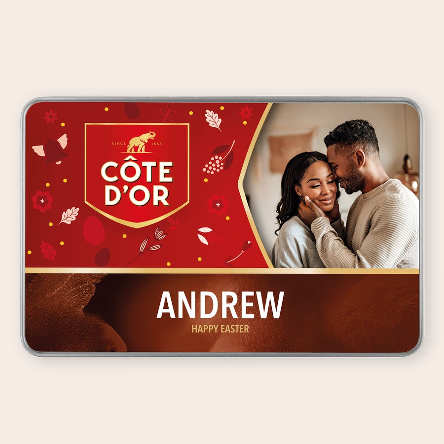 Lata de presente personalizada - Côte d'Or Lata de chocolates Côte d’Or de luxo personalizada com foto e texto Andrew Happy Easter impressos.