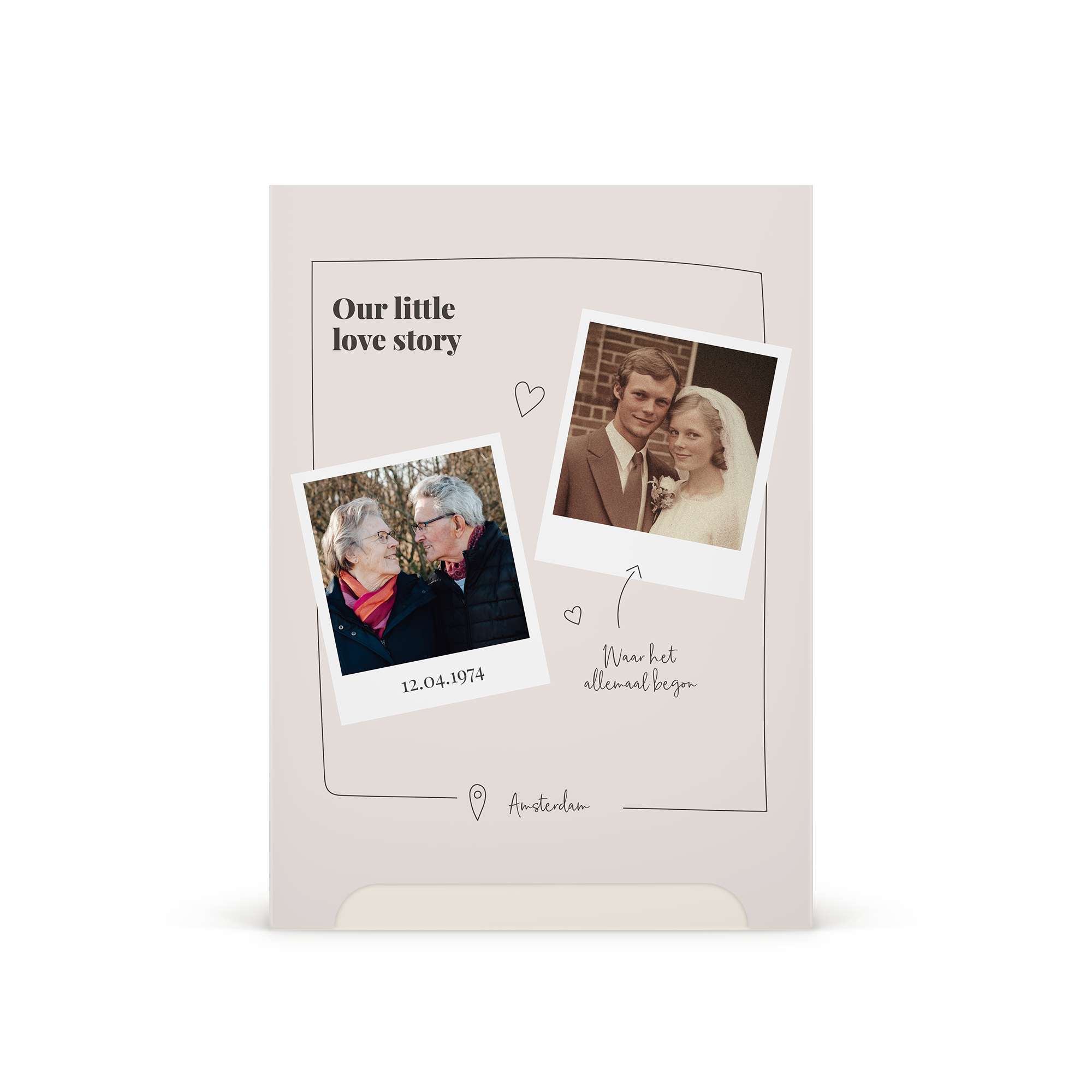 Gepersonaliseerde Kneipp Soft Skin giftbox bedrukt met twee foto's, een trouwfoto en een recente foto, tekst 'Our little love story' en 'Waar het allemaal begon' en plaatsnaam Amsterdam, perfect om haar te verrassen.