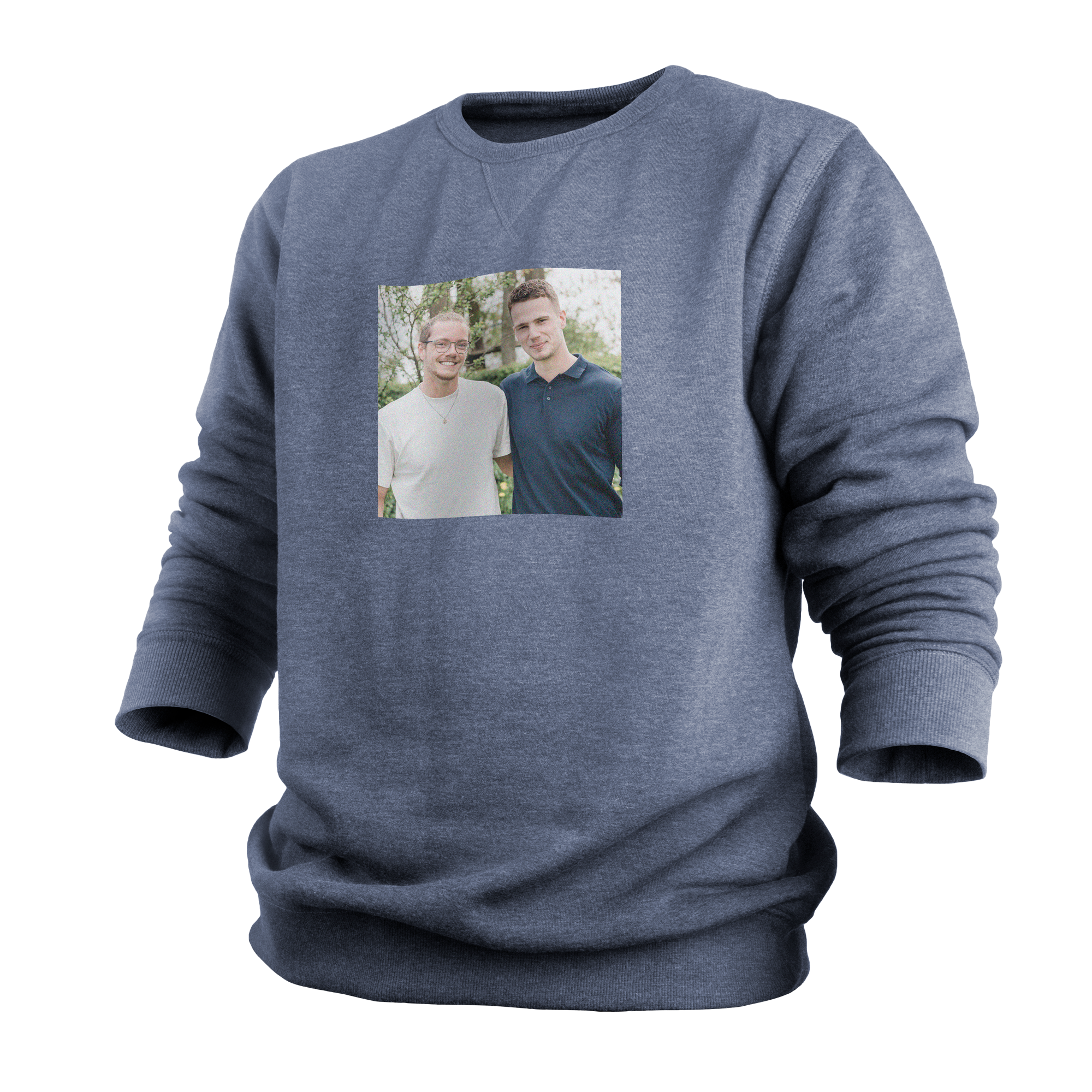 Grå, personlig genser med raglanermer, trykt med et bilde av to menn. Gjør et inntrykk med en personlig genser med ditt design!