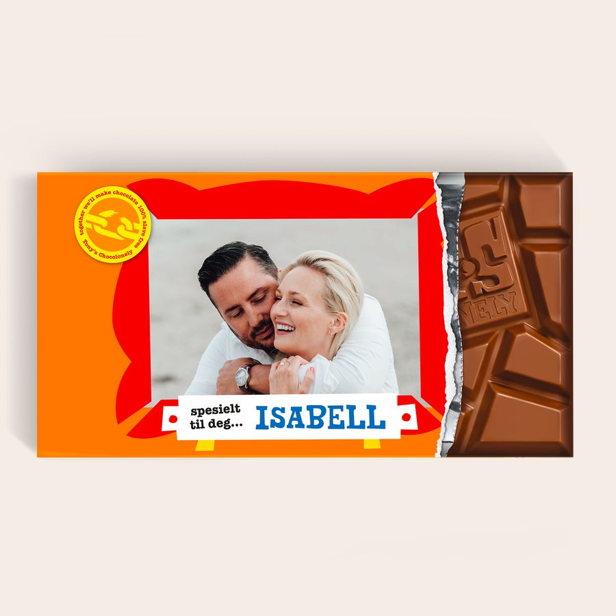 En utsøkt XL Tony's Chocolonely-sjokolade.(5 sjokoladeplater) XL Tony's Chocolonely-sjokolade med personlig bilde og navnet Isabell trykt på emballasjen.