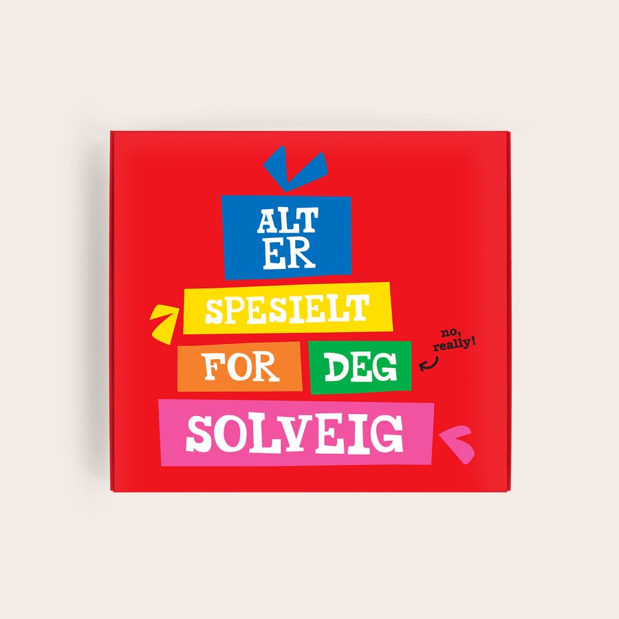Tony's Chocolonely gaveæske Rød personlig Tony's Chocolonely gaveeske med trykt teksten "ALT ER SPESIELT FOR DEG SOLVEIG"
