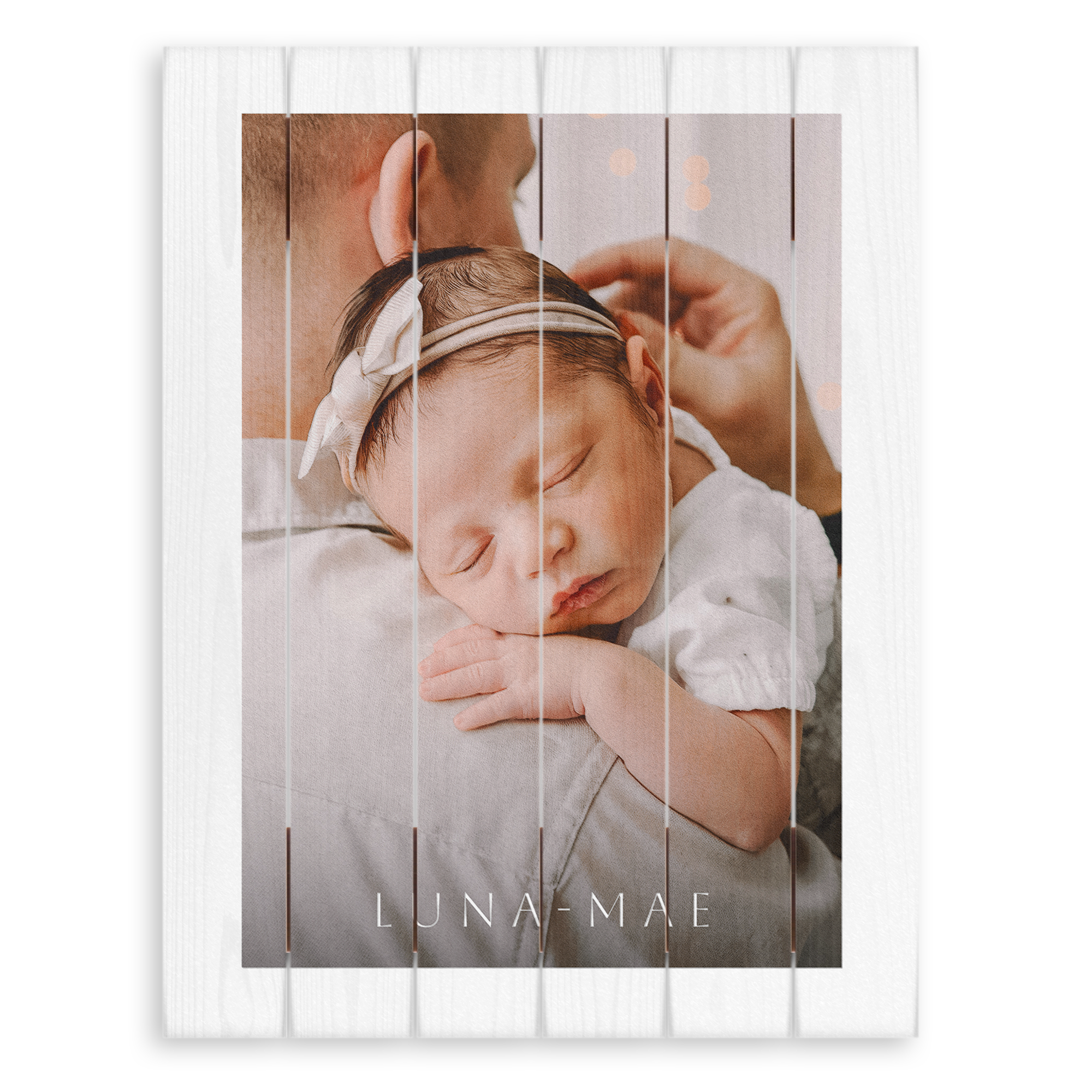 Photo sur planches en bois personnalisée avec un bébé endormi et le prénom Luna-Mae