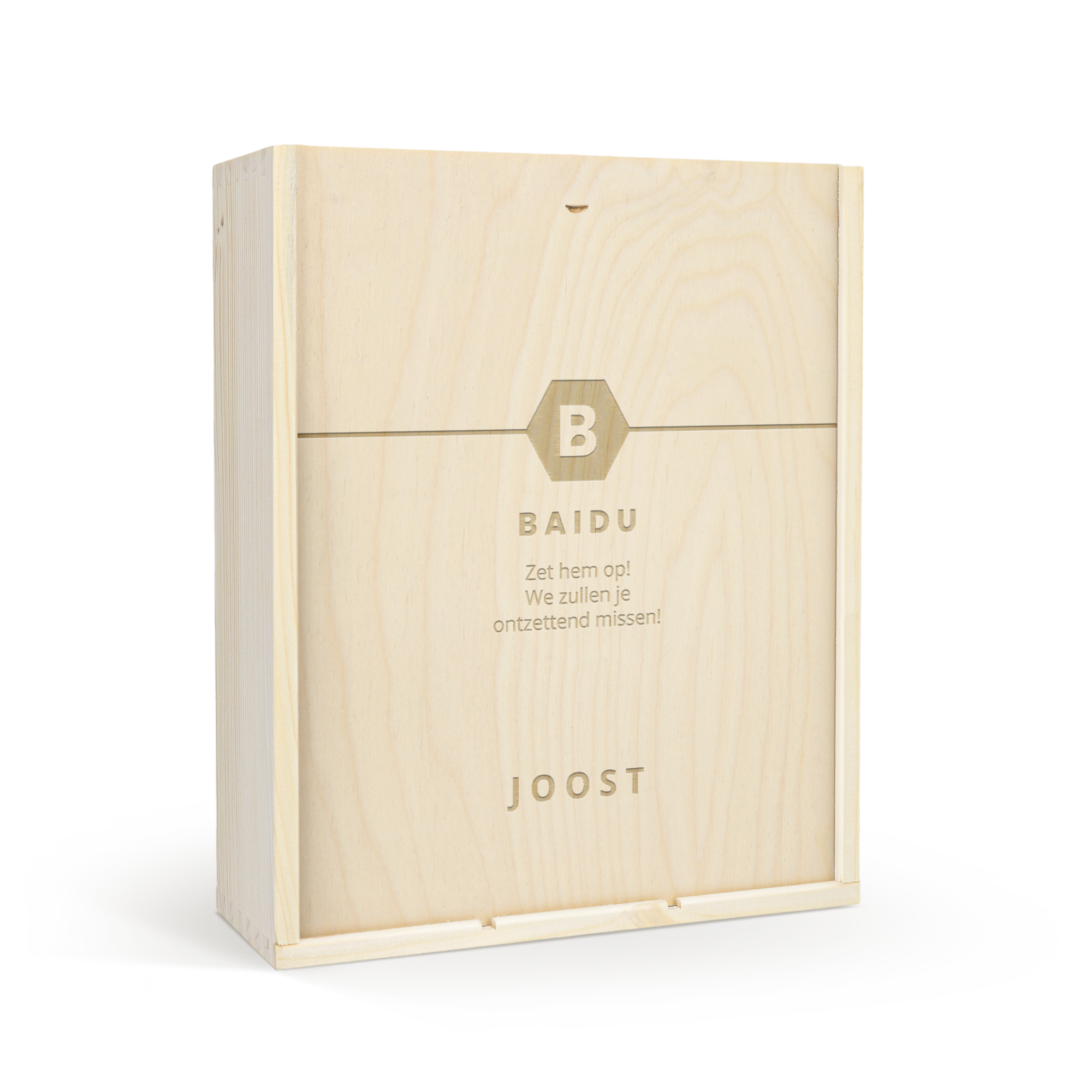 Luxe champagnepakket met een gegraveerde houten deksel, gepersonaliseerd met initialen B, de tekst BAIDU, Zet hem op! We zullen je ontzettend missen! en JOOST